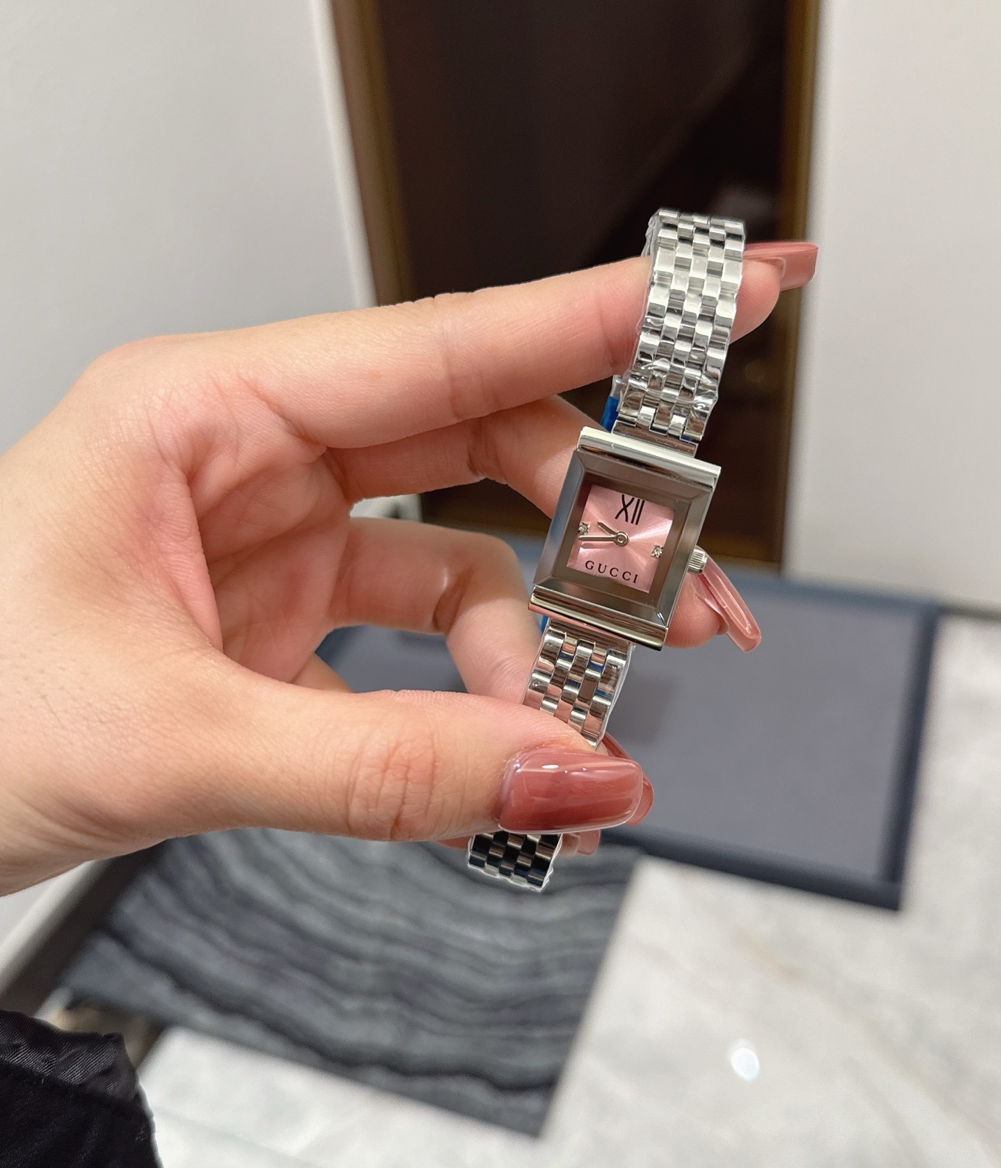 27218-Gucci--1215 gallery