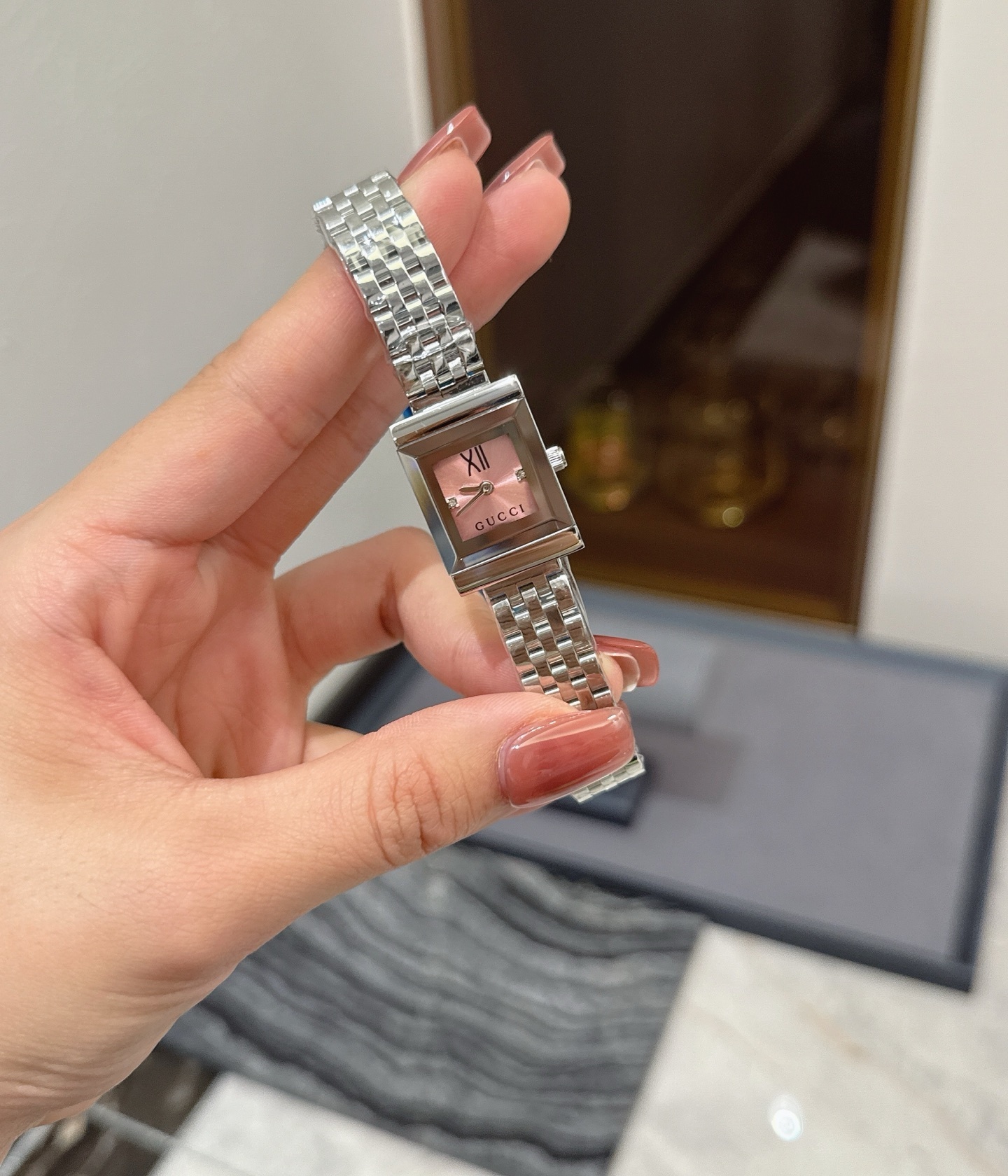 27218-Gucci--1215 gallery