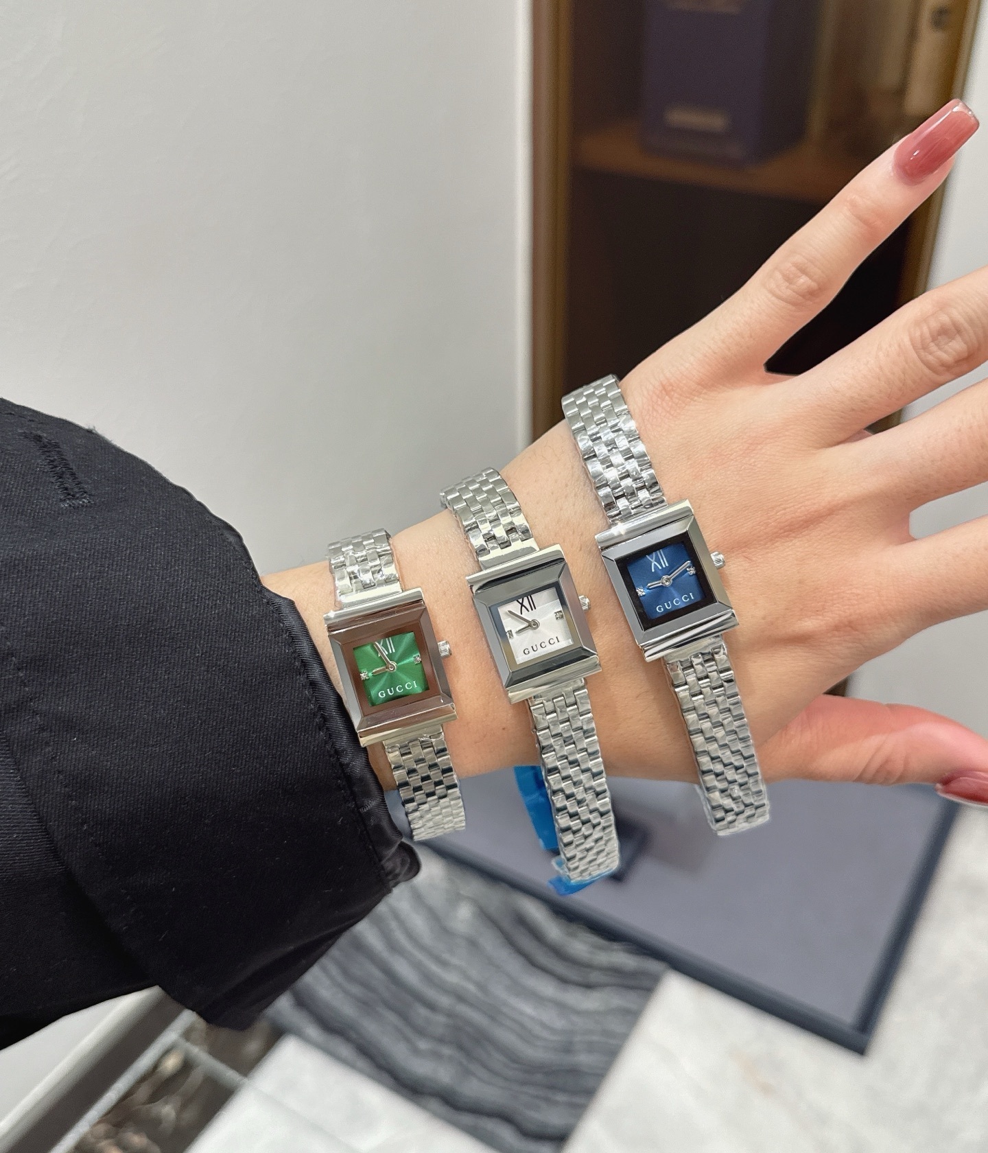 27218-Gucci--1215 gallery