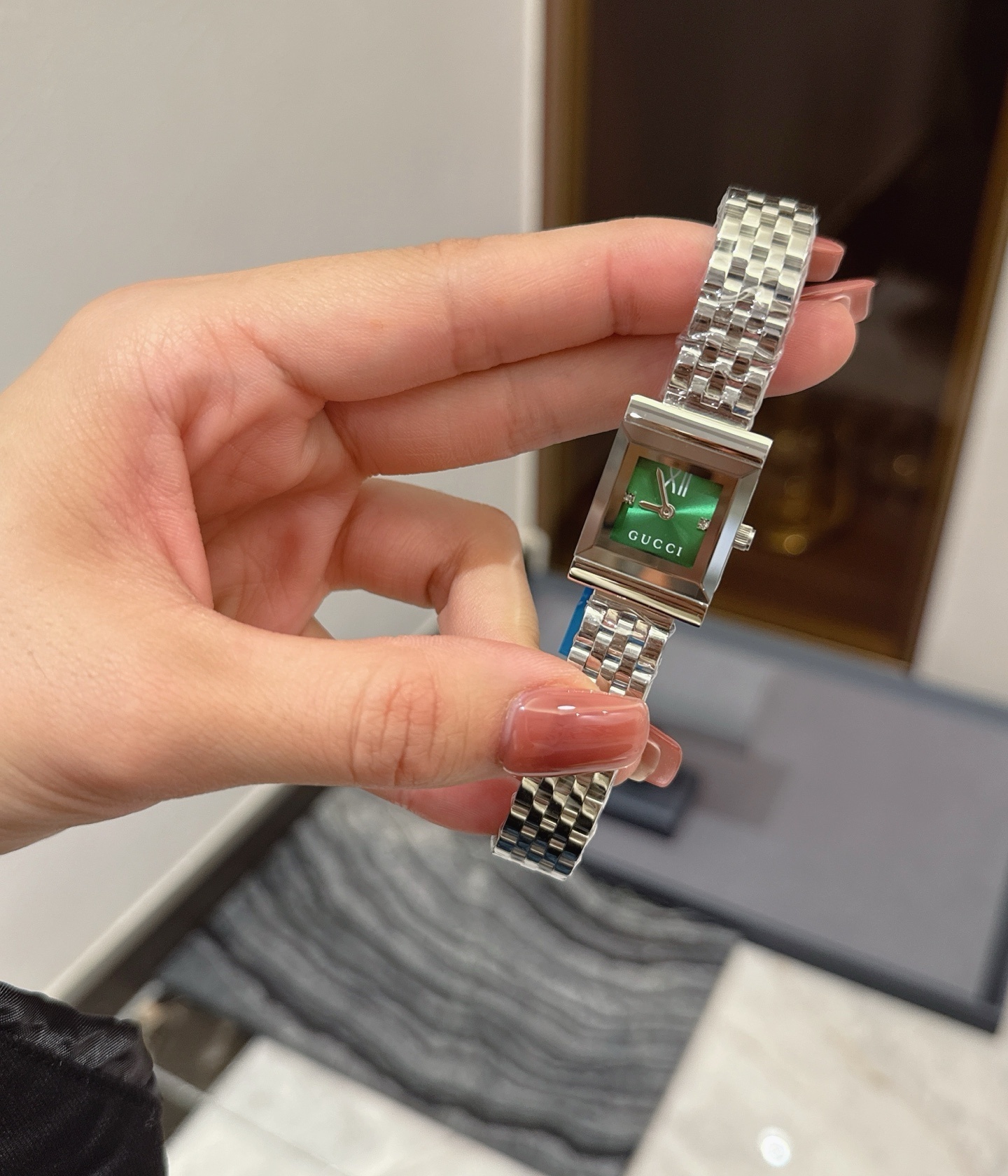 27218-Gucci--1215 gallery