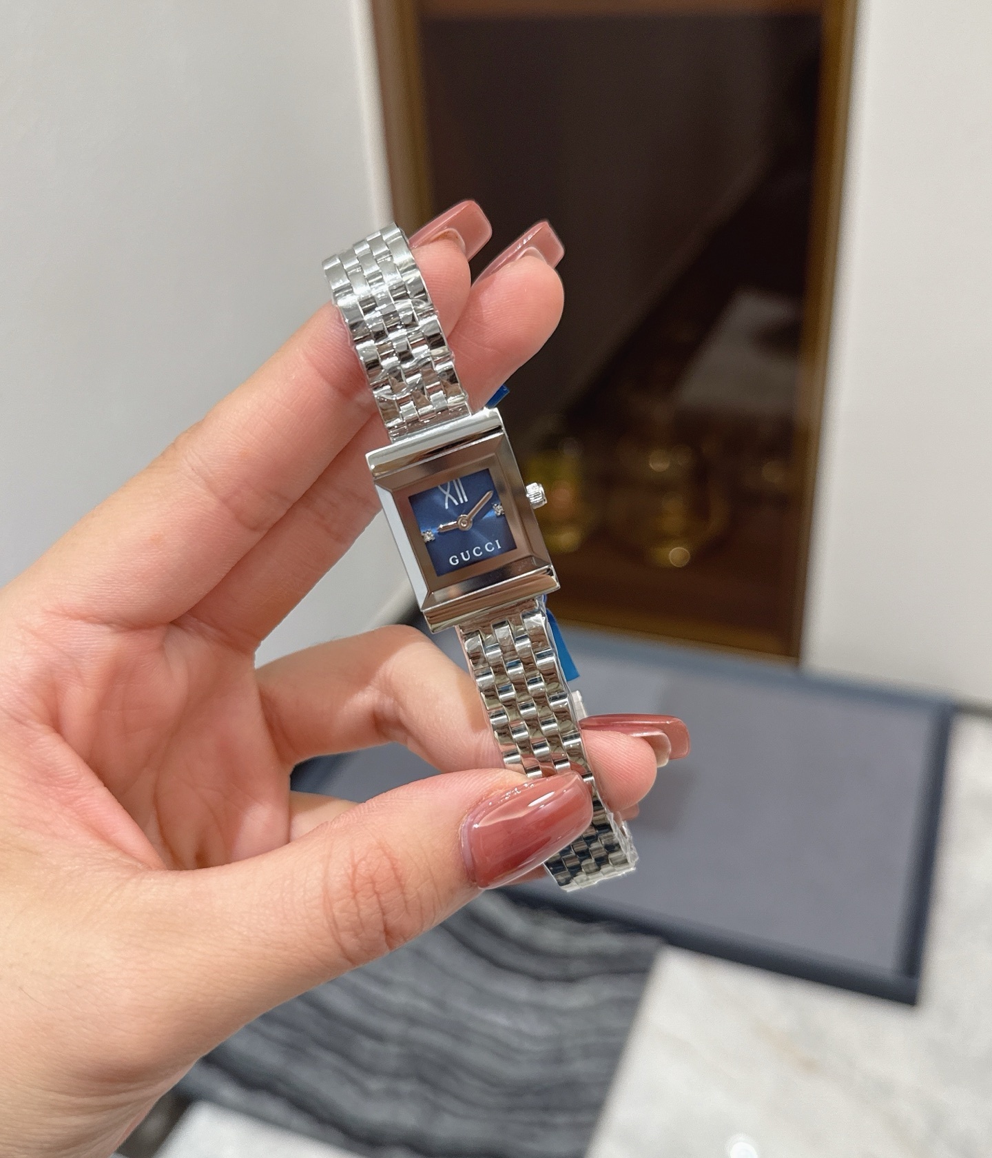 27218-Gucci--1215 gallery