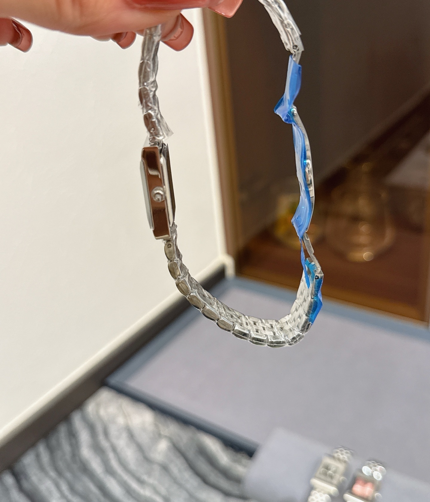 27218-Gucci--1215 gallery