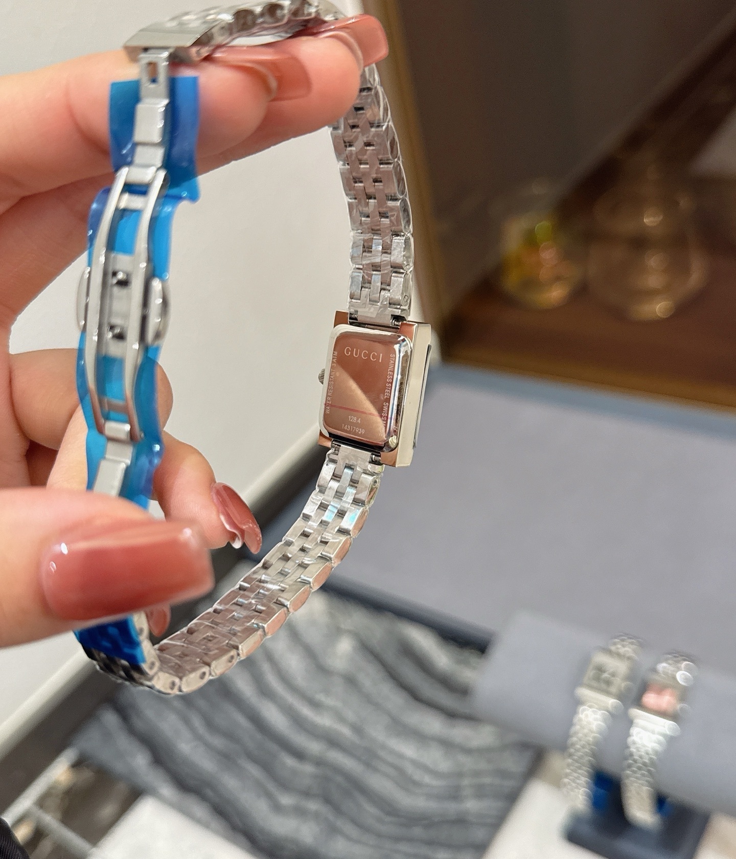 27218-Gucci--1215 gallery