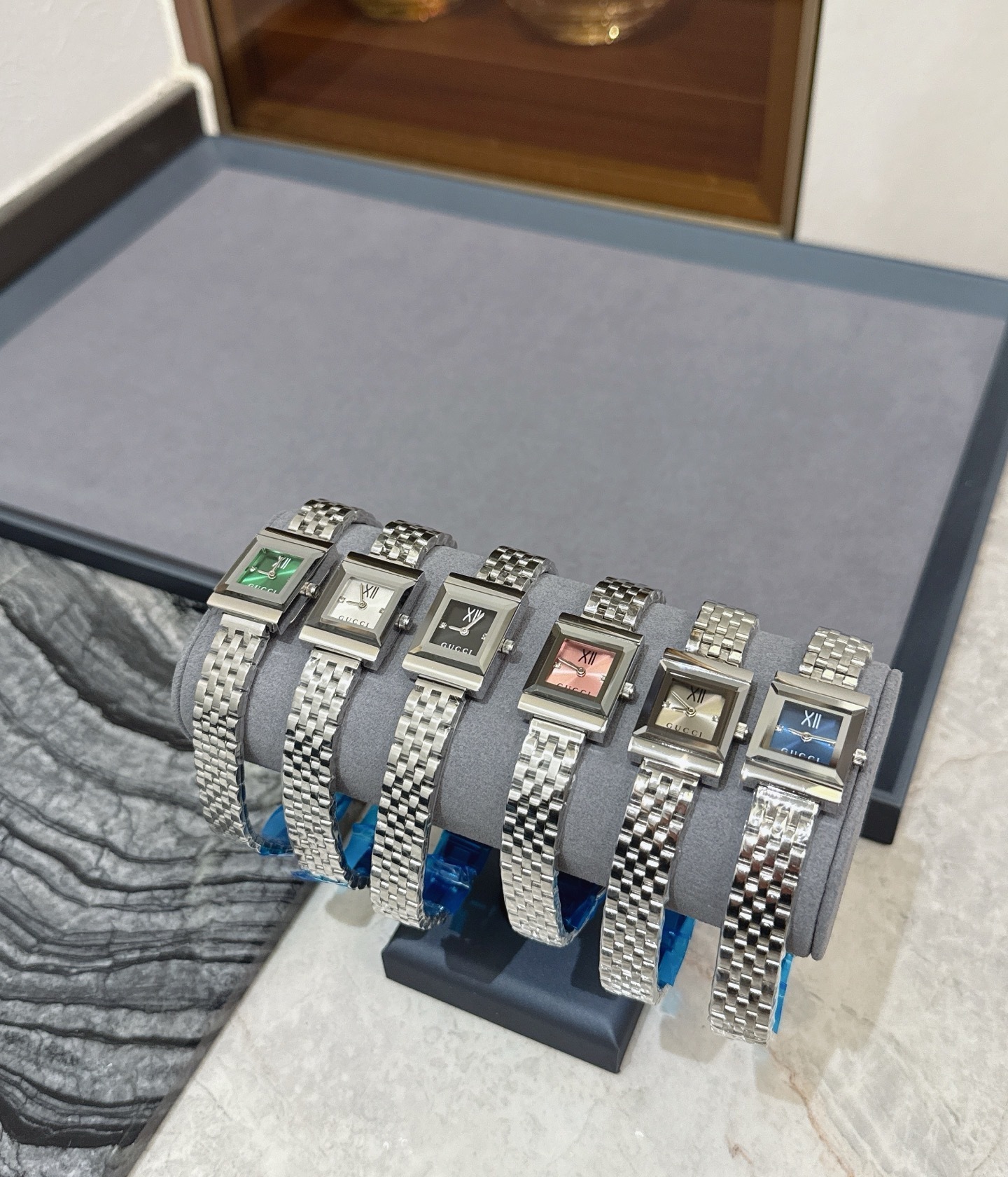 27218-Gucci--1215 gallery