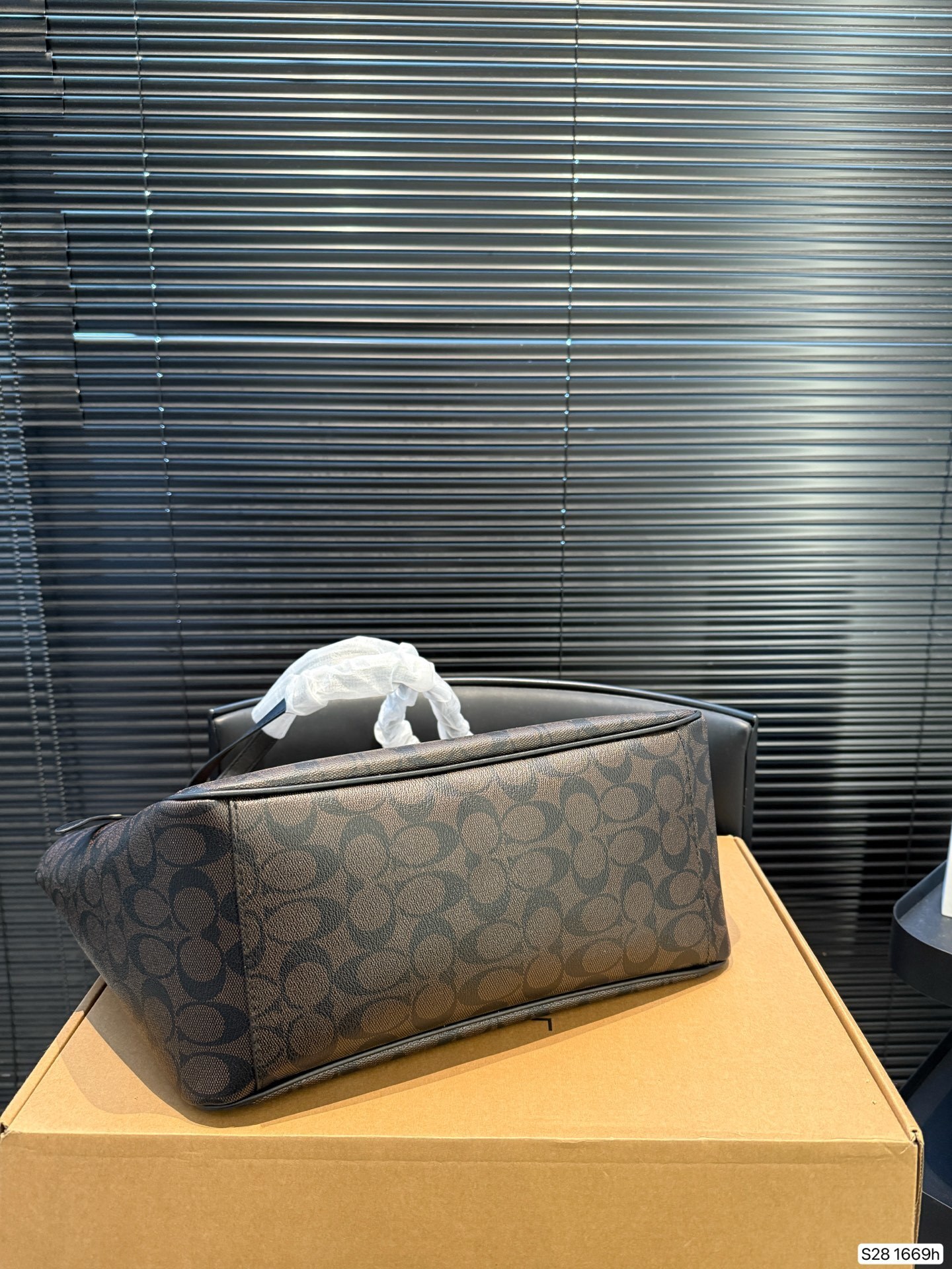 27220-COACH-540 gallery