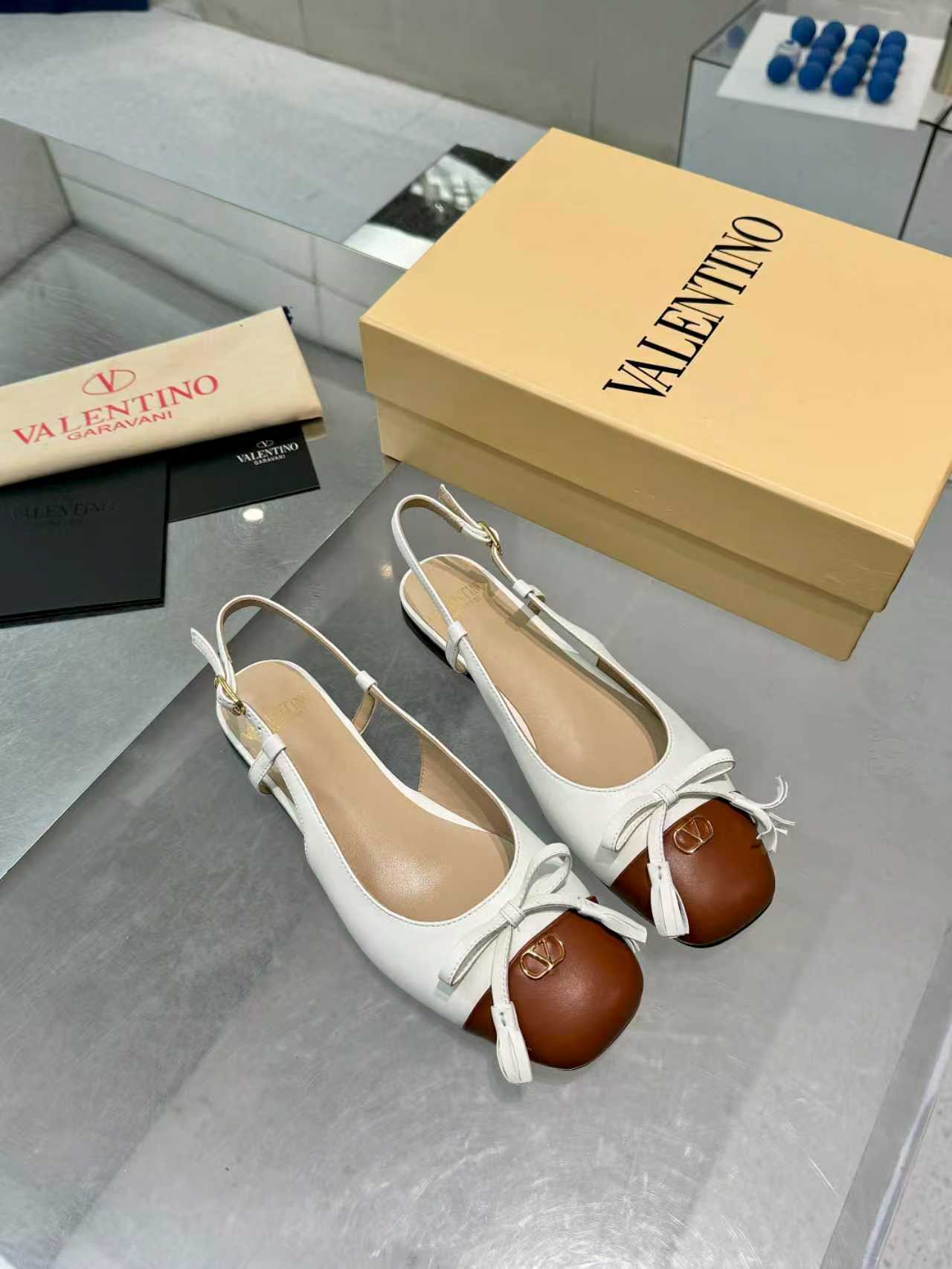 27221-Valentino-788 gallery