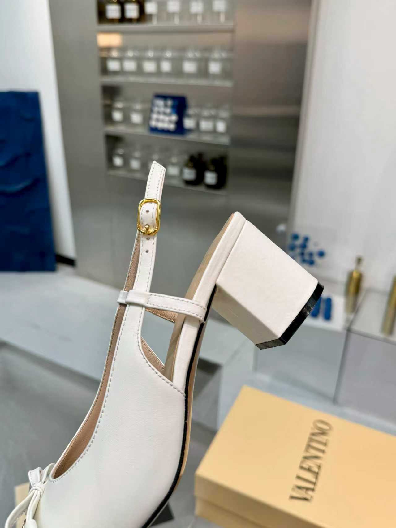 27221-Valentino-788 gallery