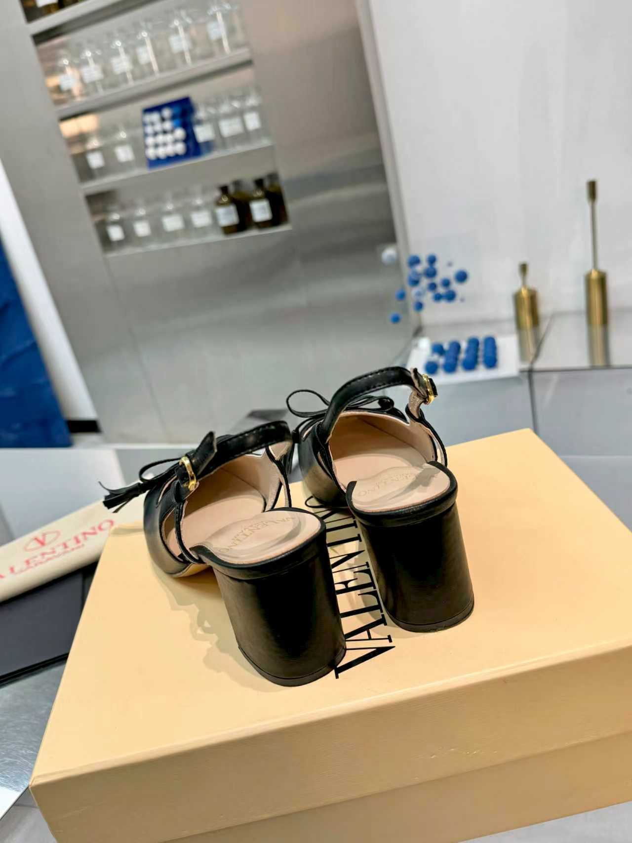 27221-Valentino-788 gallery