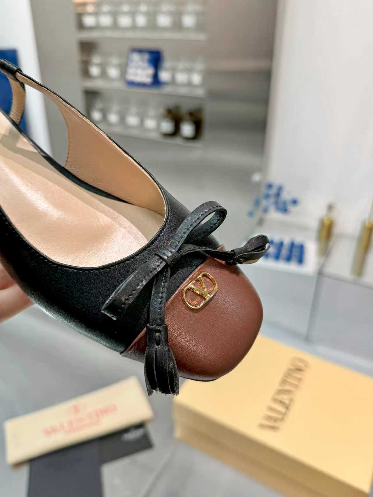 27221-Valentino-788 gallery