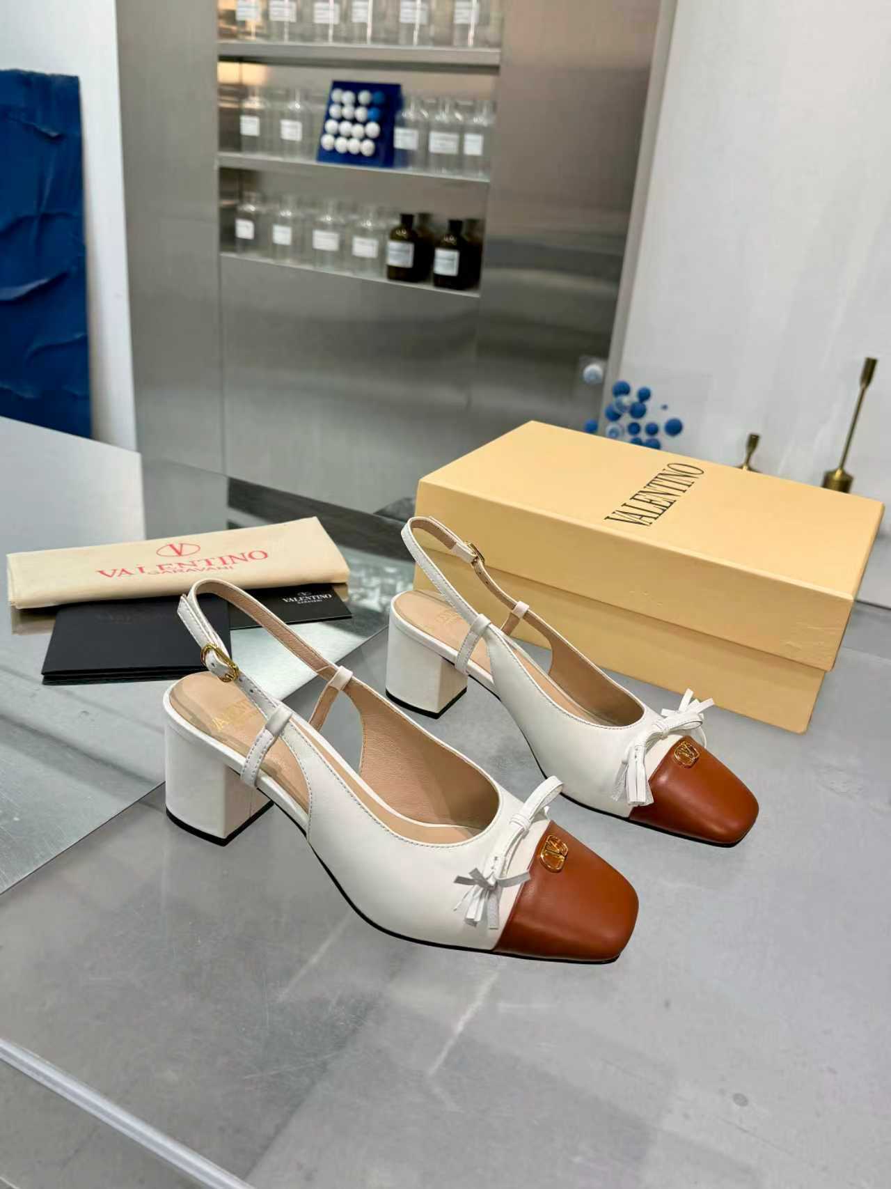 27221-Valentino-788 gallery