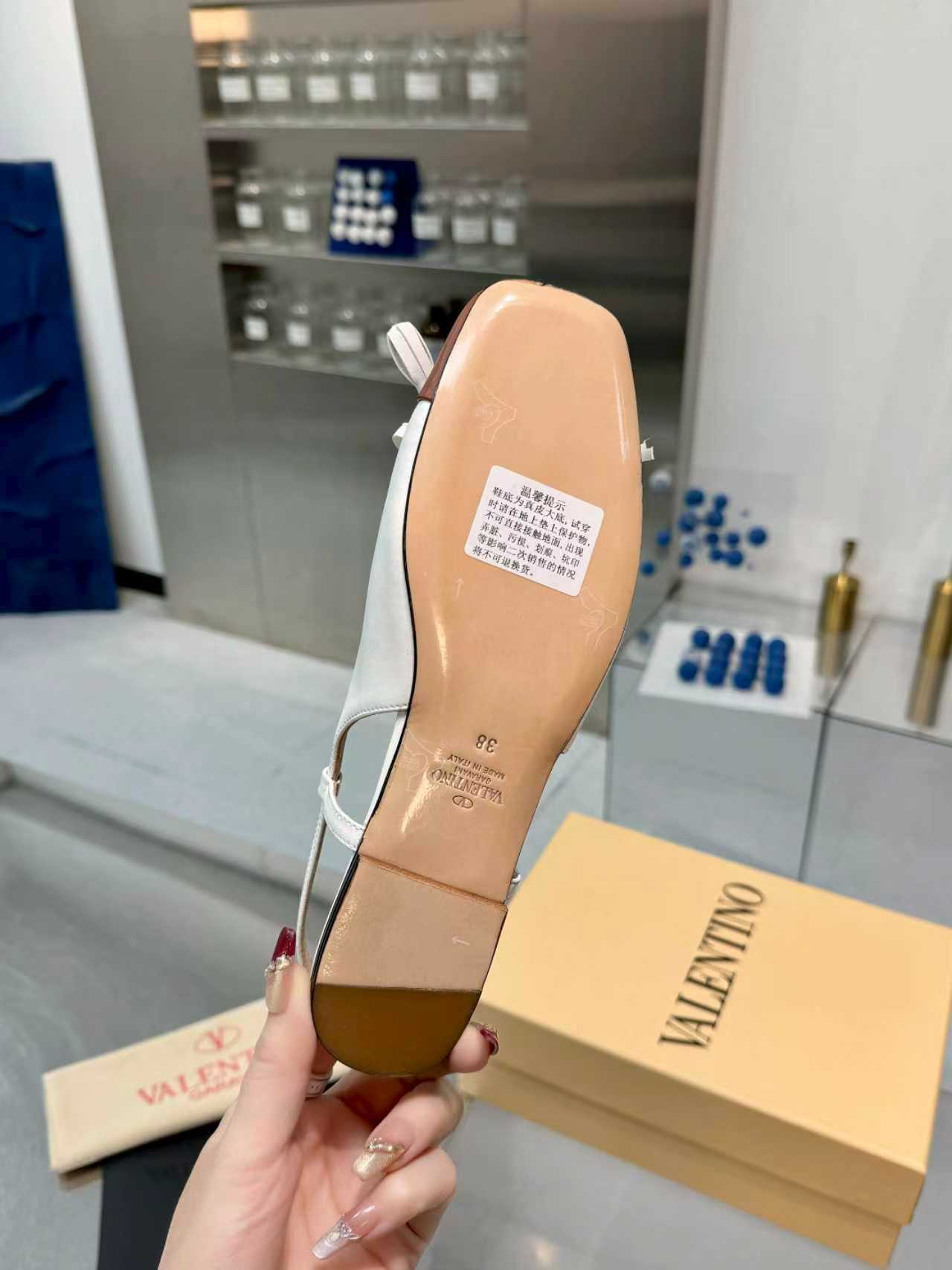 27221-Valentino-788 gallery