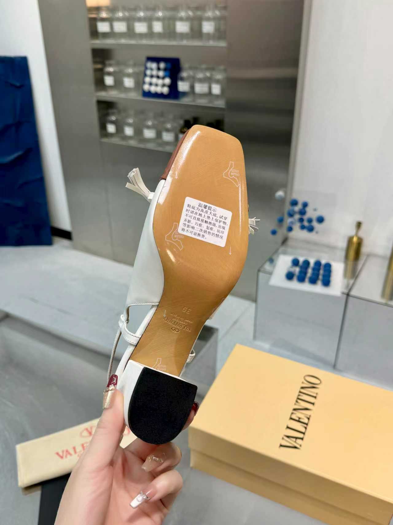 27221-Valentino-788 gallery