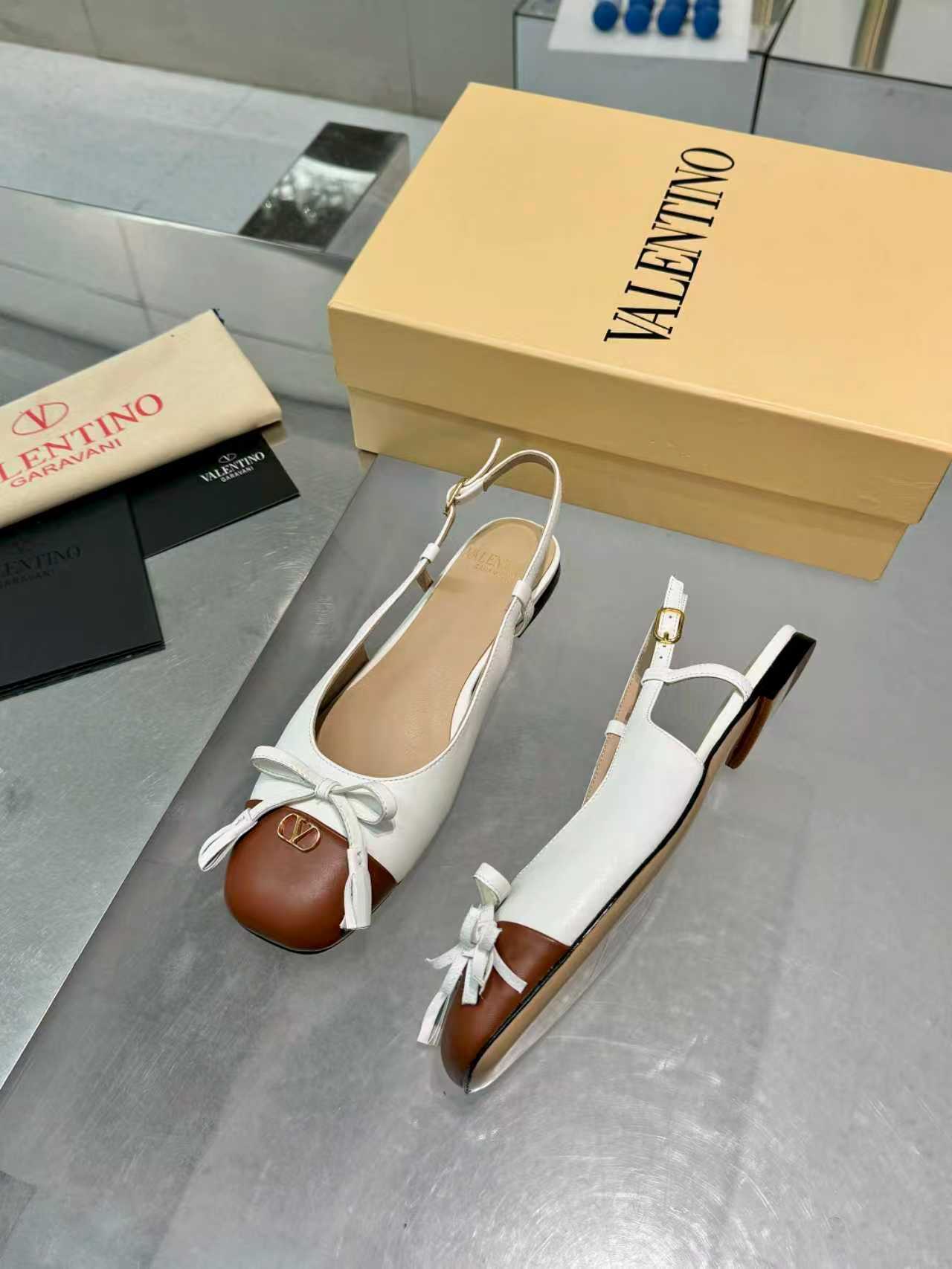 27221-Valentino-788 gallery