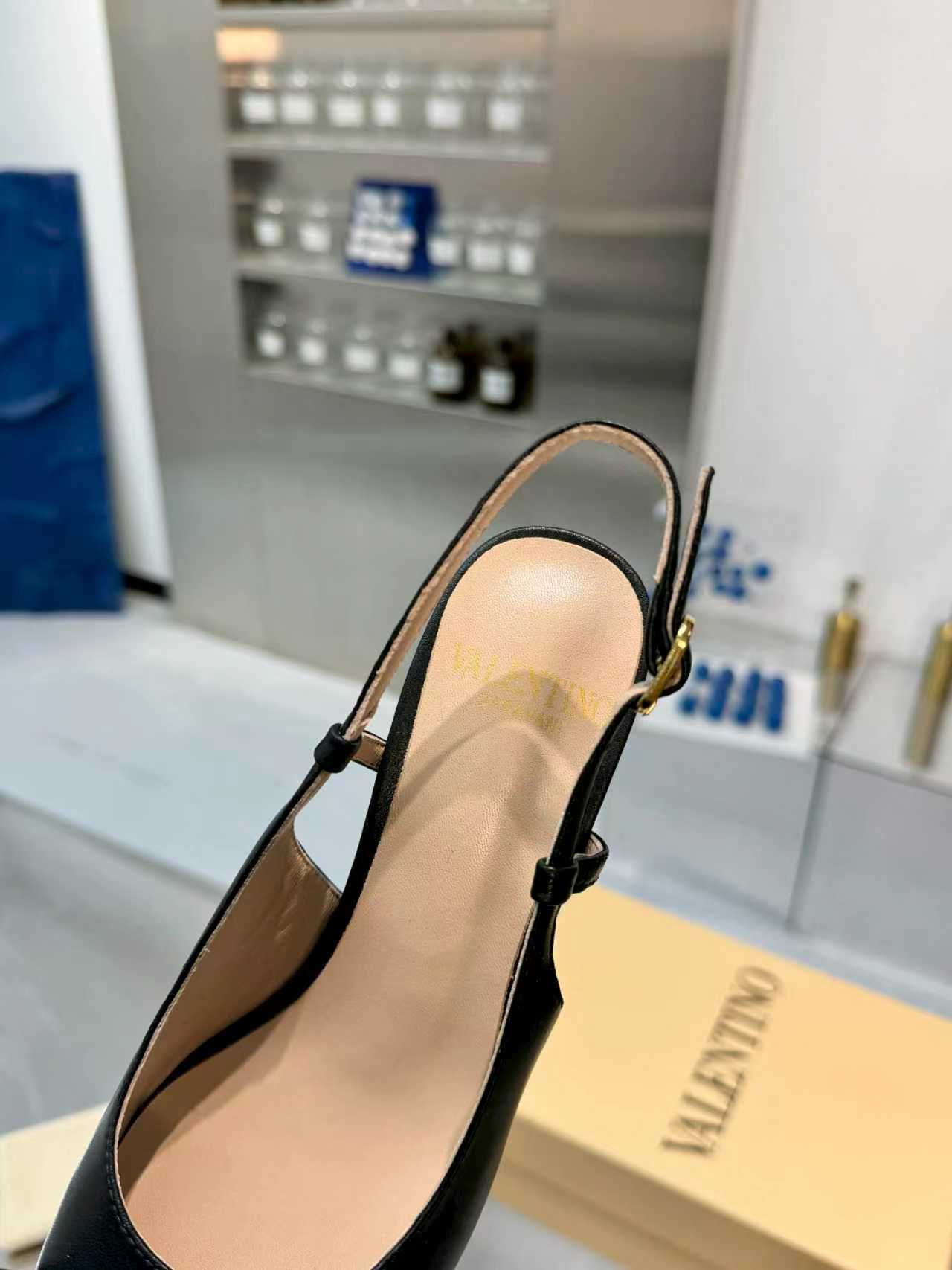 27221-Valentino-788 gallery