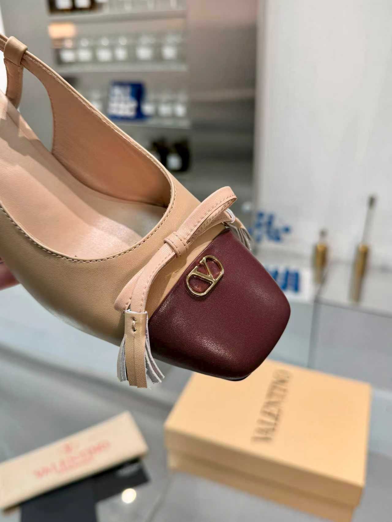 27221-Valentino-788 gallery