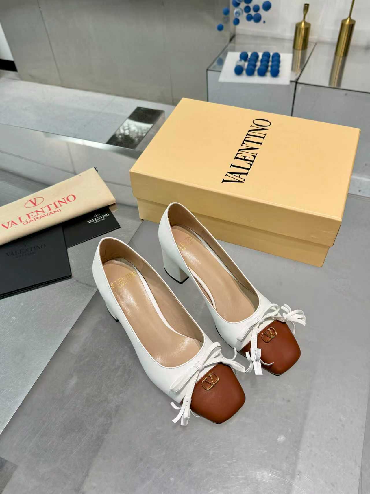 27222-Valentino-788 gallery