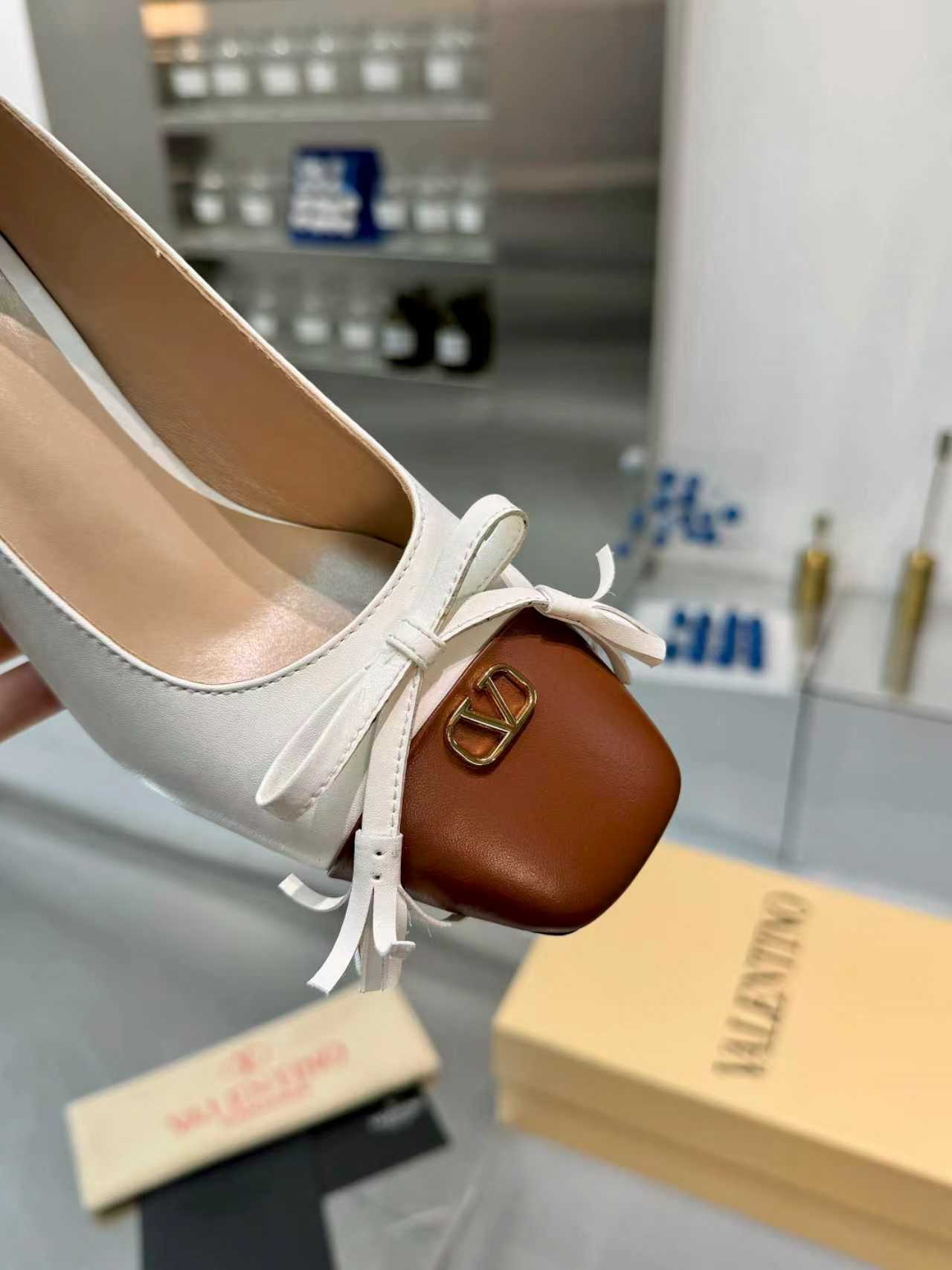 27222-Valentino-788 gallery