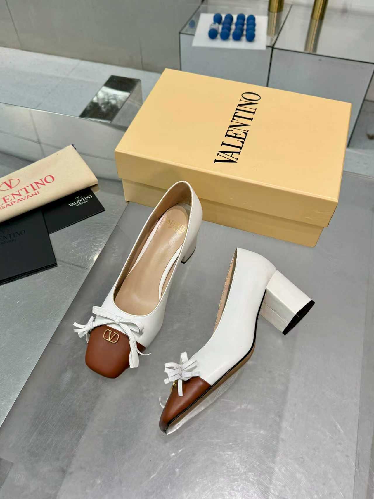 27222-Valentino-788 gallery