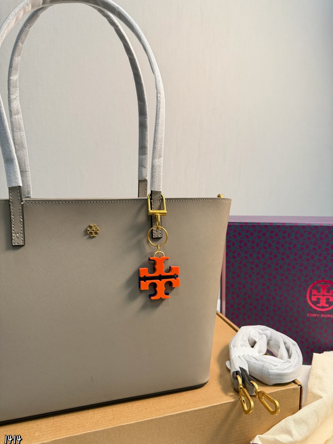 27229-Tory Burch-540 gallery