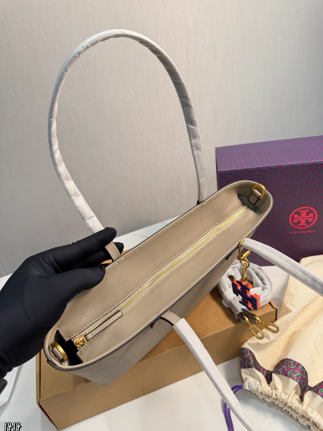 27229-Tory Burch-540 gallery