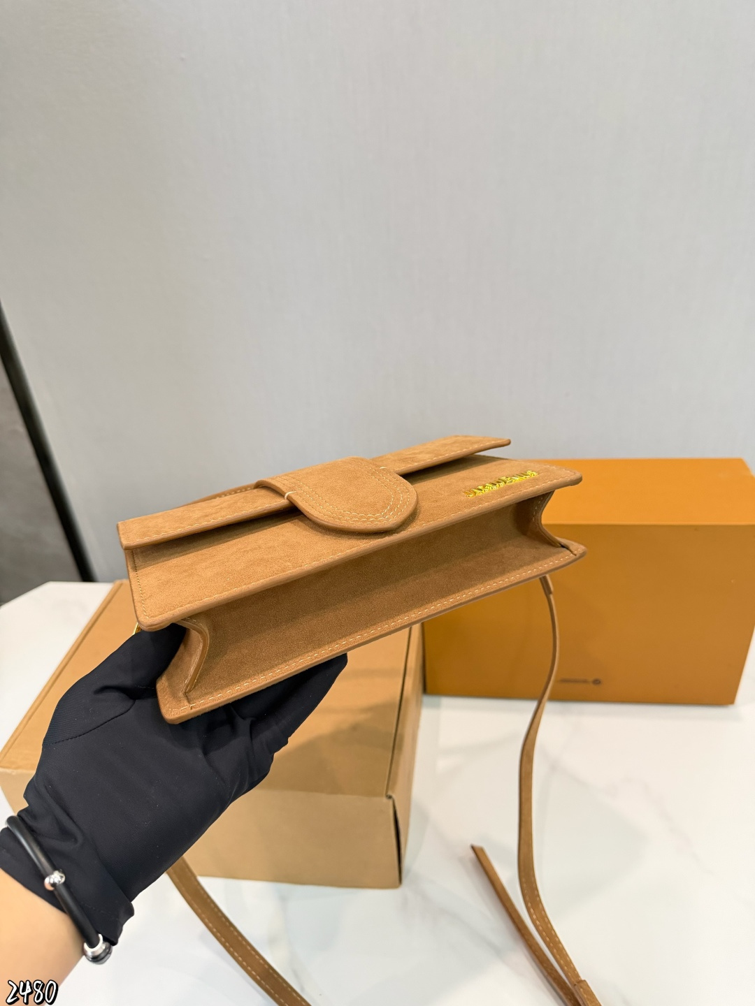 27230-Jacquemus-410 gallery