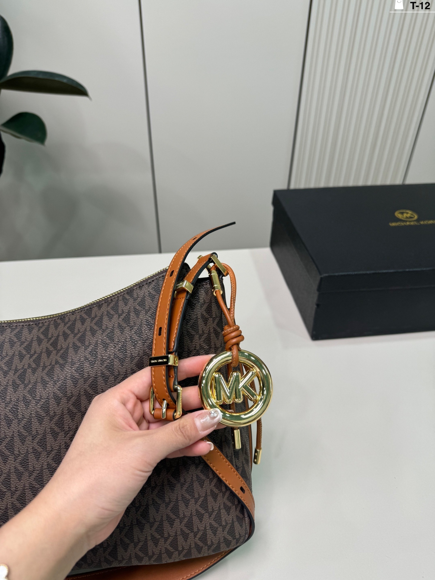 27233-MK-495 gallery