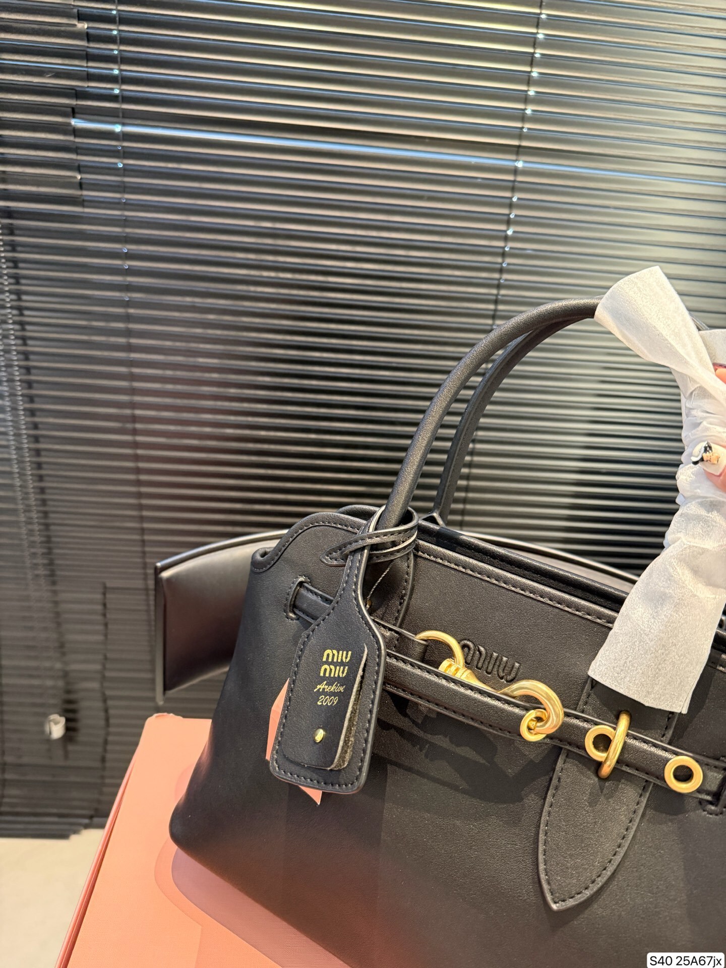 27236-MIUMIU-680 gallery