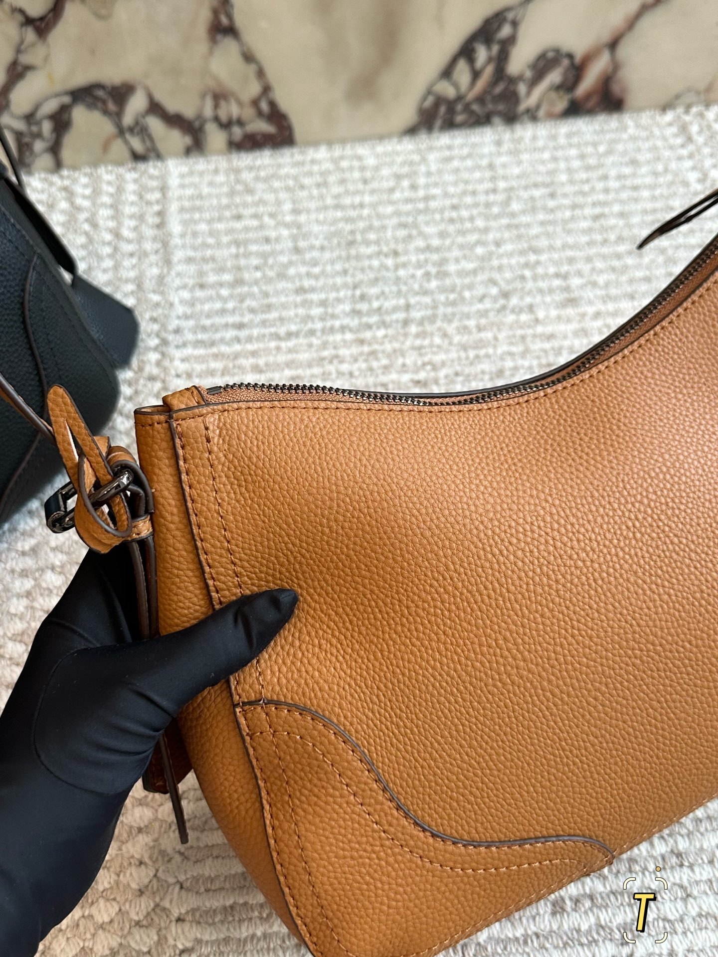 27238-PRADA-520 gallery