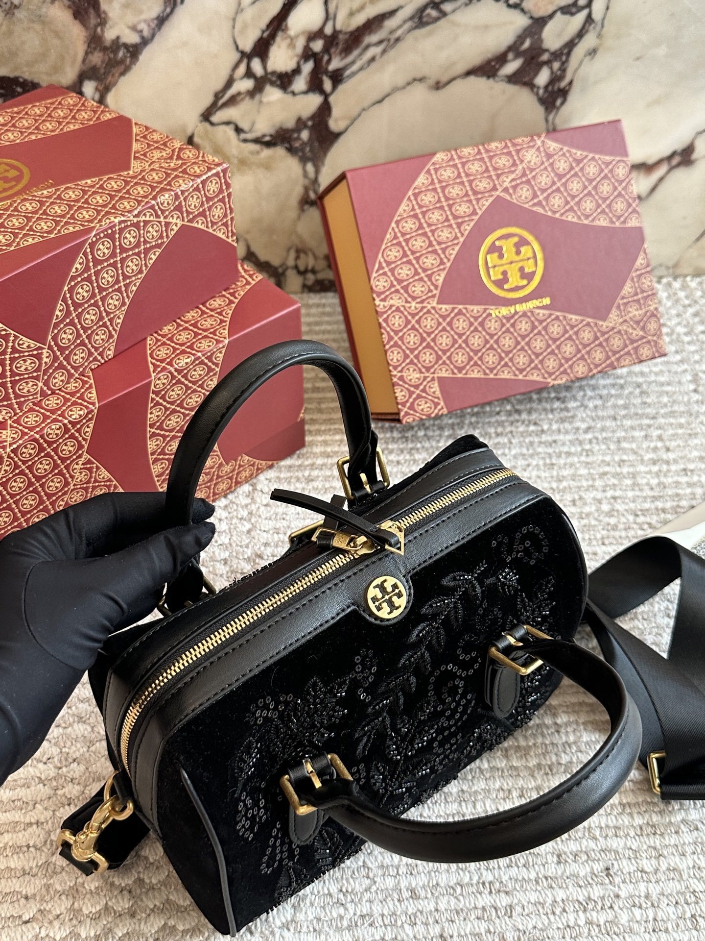 27240-Tory Burch--560 gallery