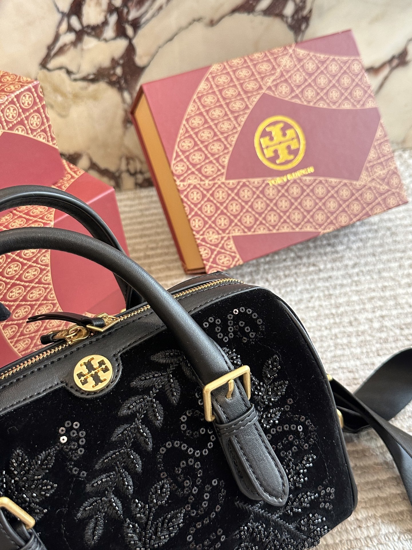 27240-Tory Burch--560 gallery