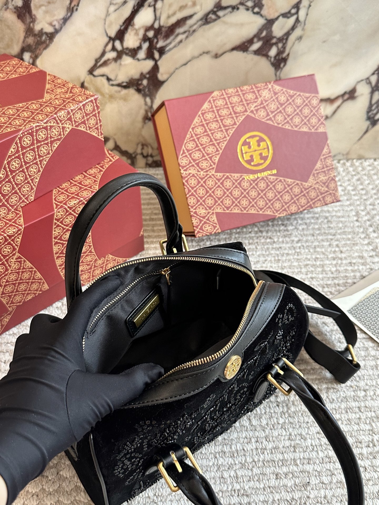 27240-Tory Burch--560 gallery