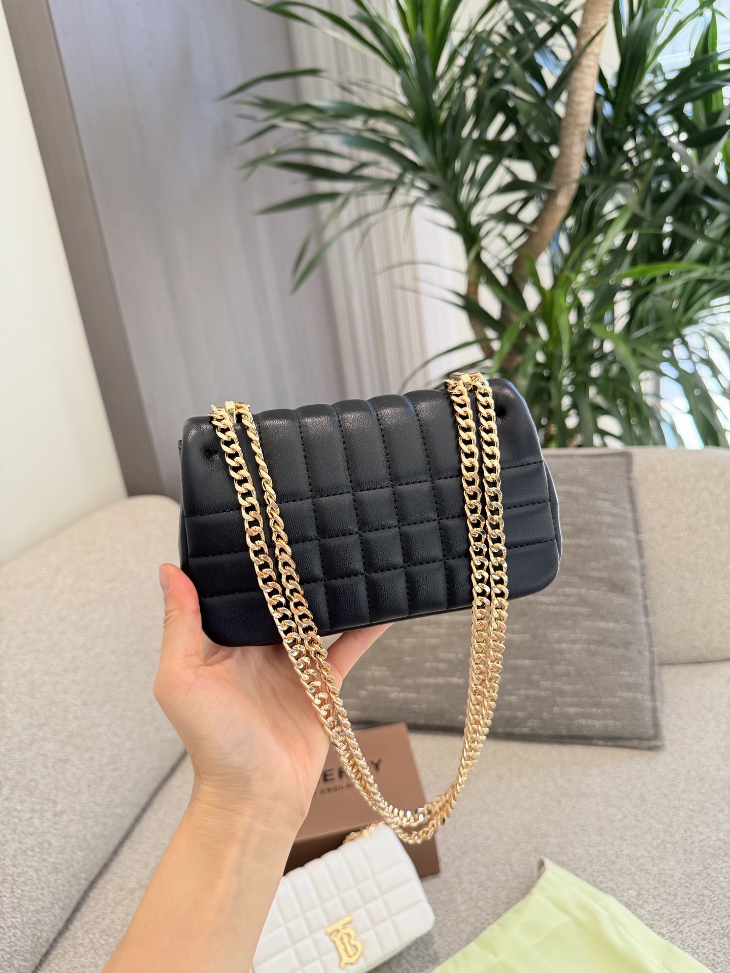 27241-Burberry-399 gallery