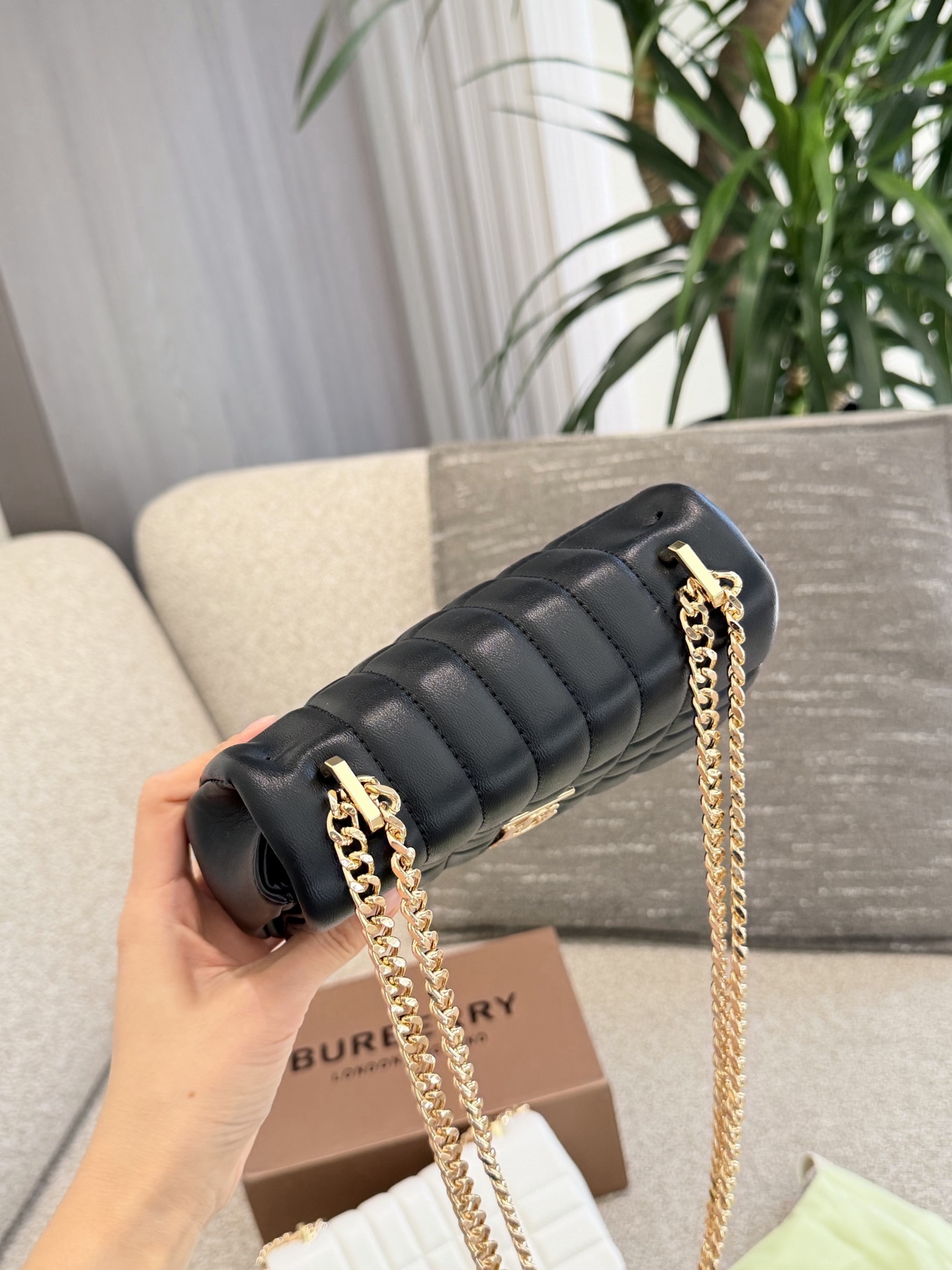 27241-Burberry-399 gallery