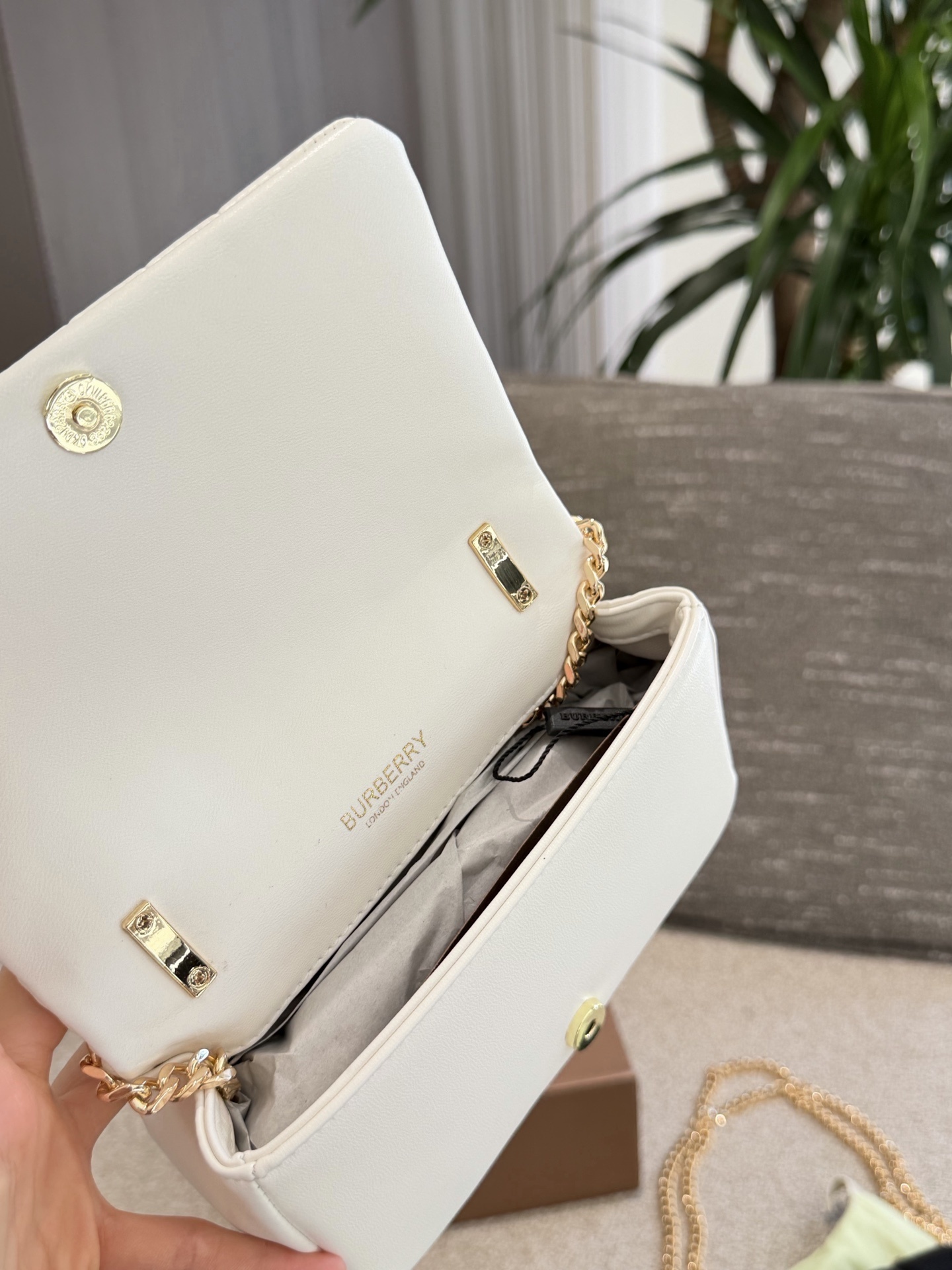 27241-Burberry-399 gallery