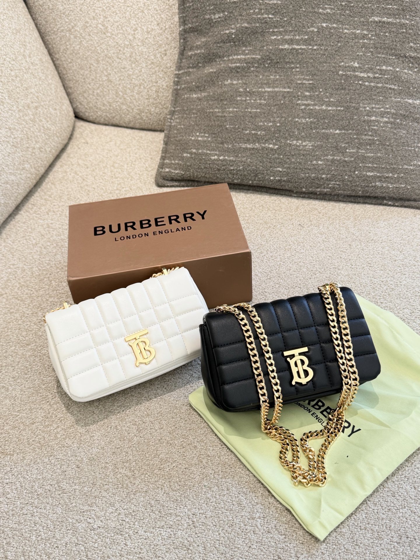 27241-Burberry-399 gallery