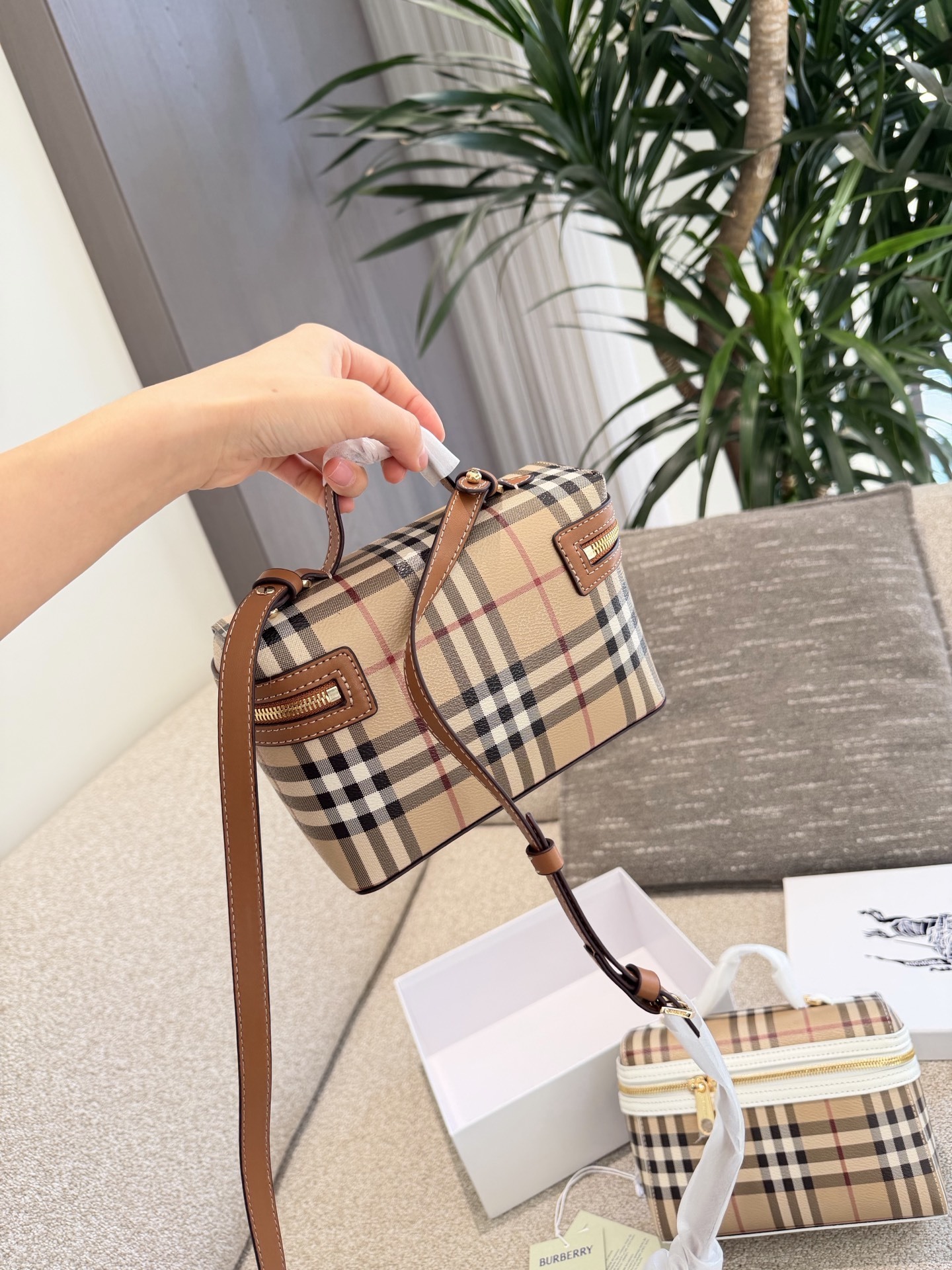 27243-Burberry-500 gallery