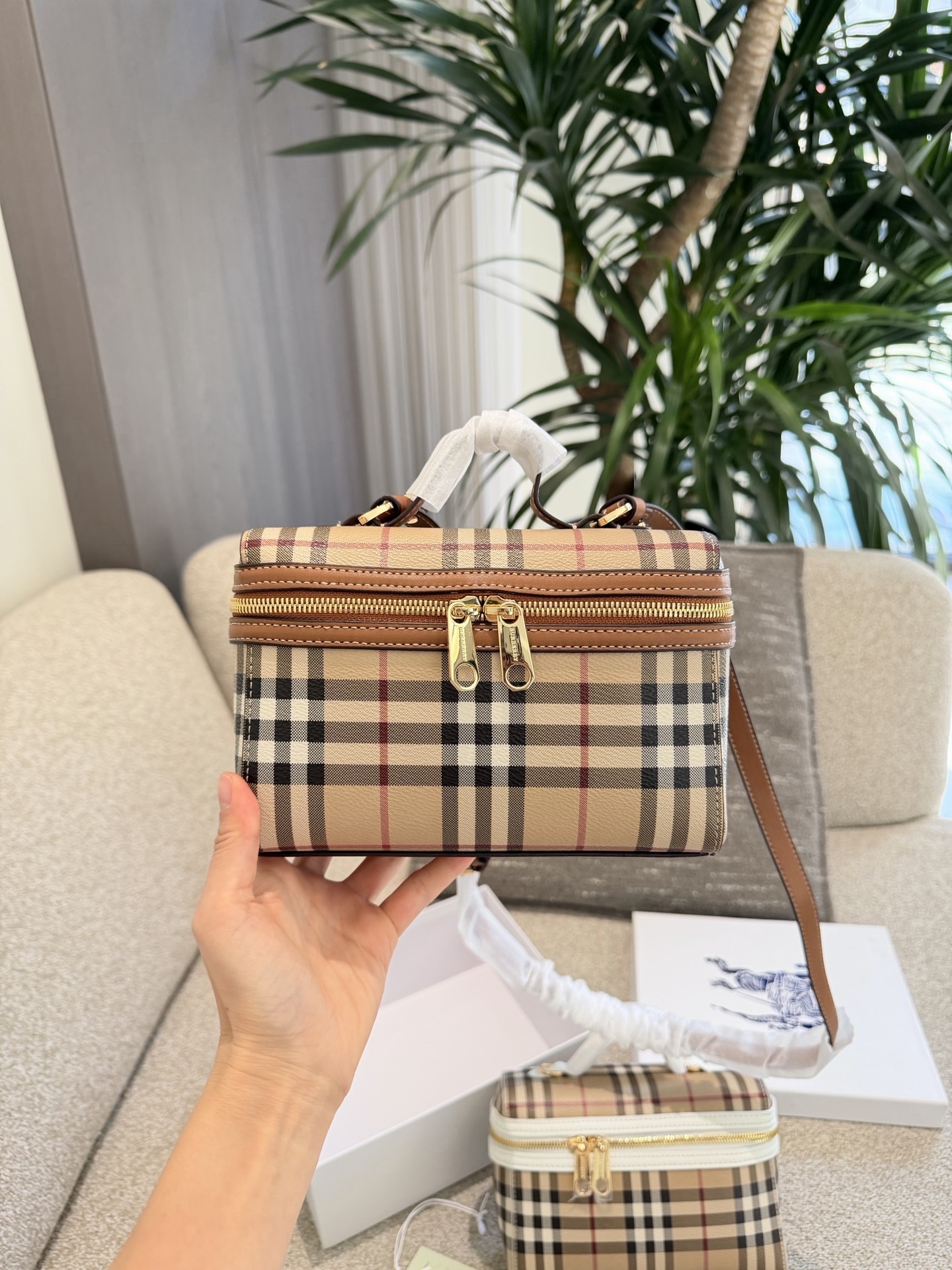 27243-Burberry-500 gallery