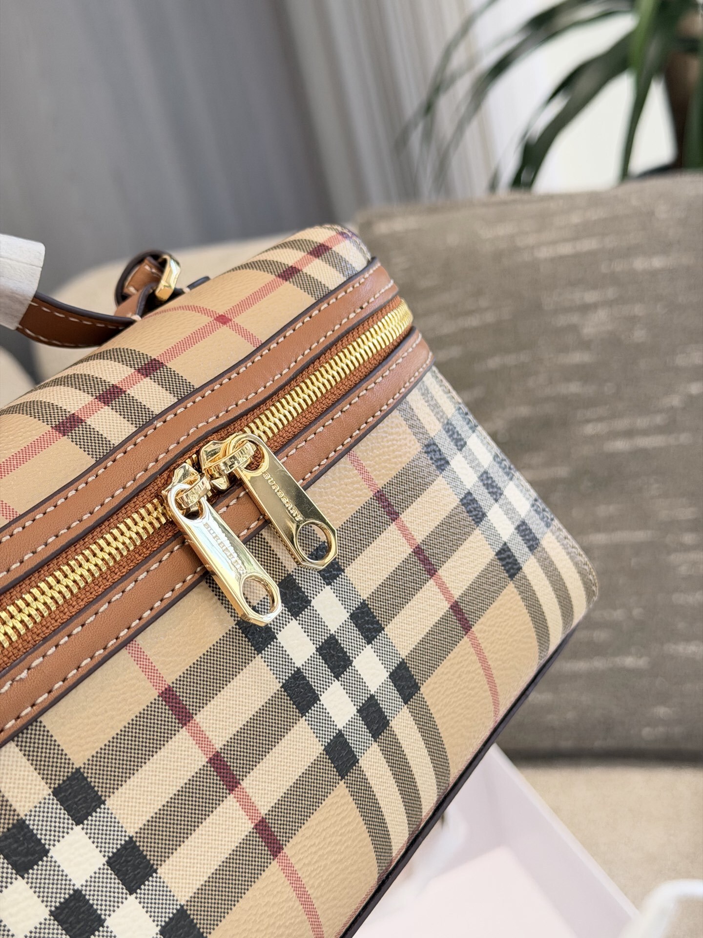 27243-Burberry-500 gallery