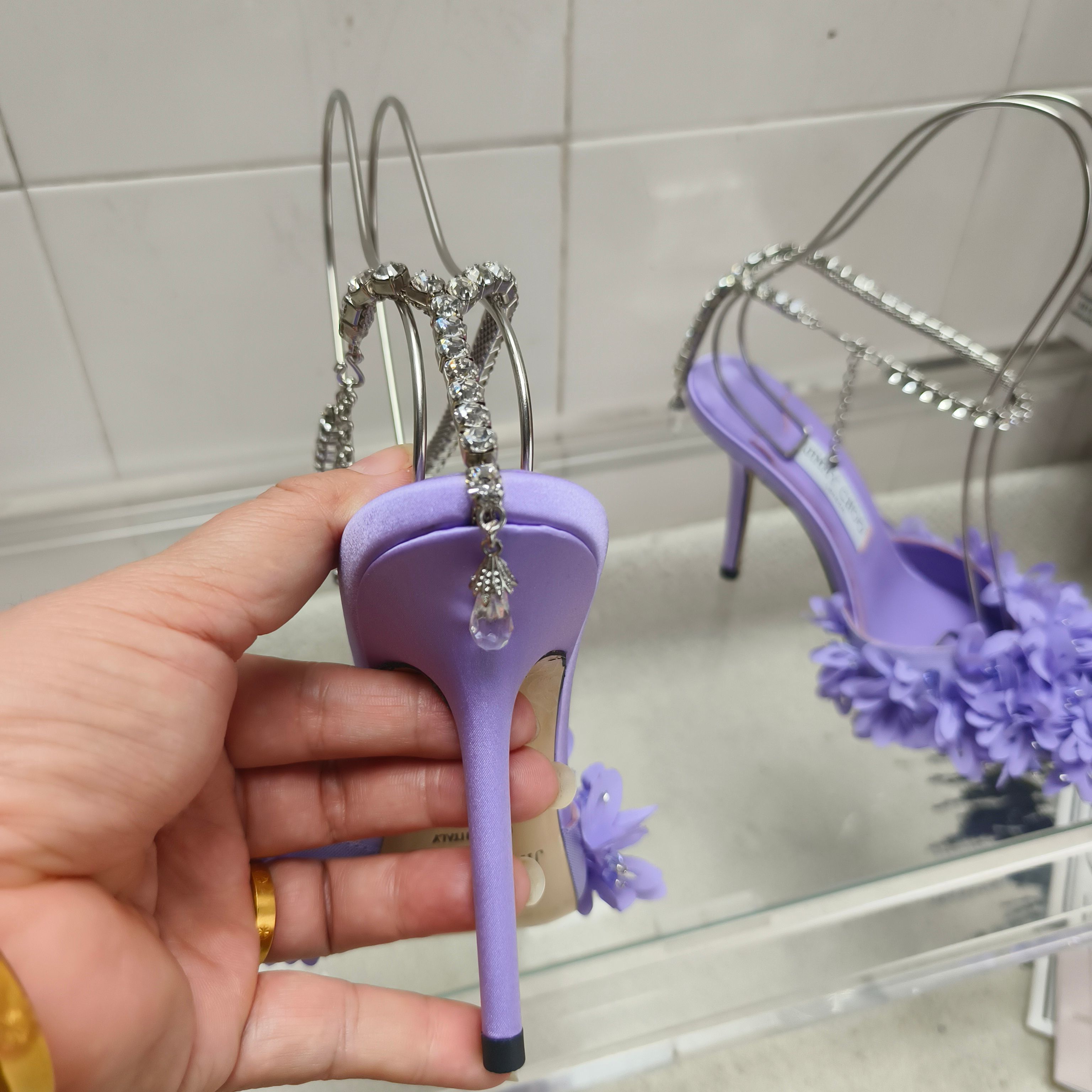 27250-JIMMY CHOO-1035 gallery