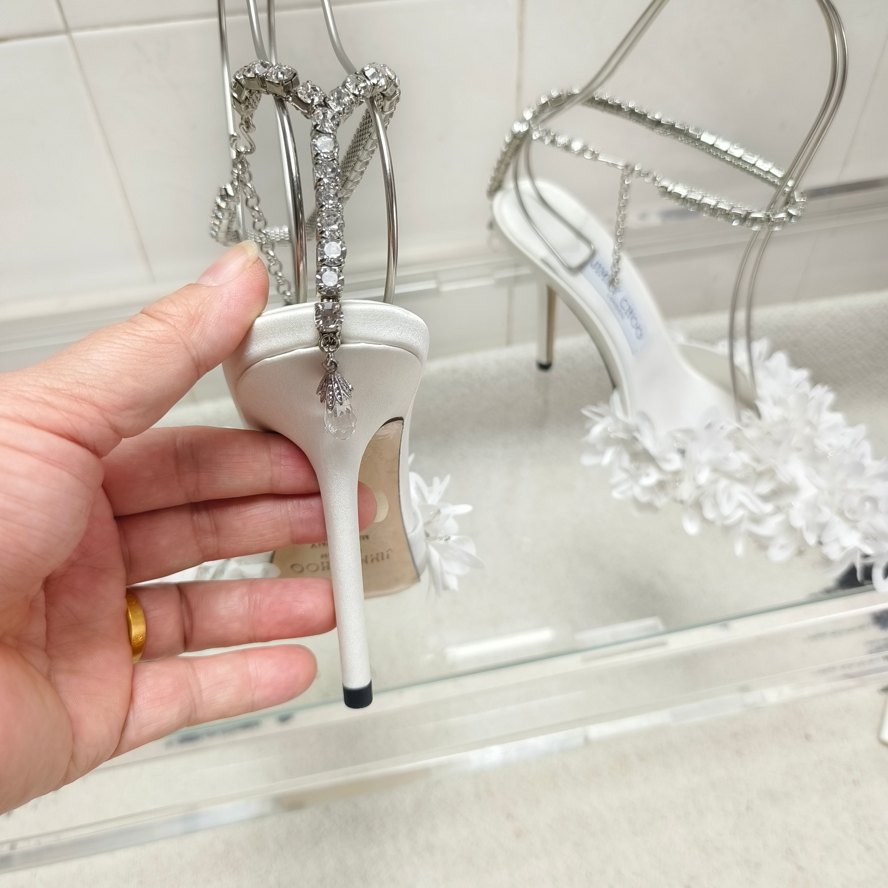 27250-JIMMY CHOO-1035 gallery