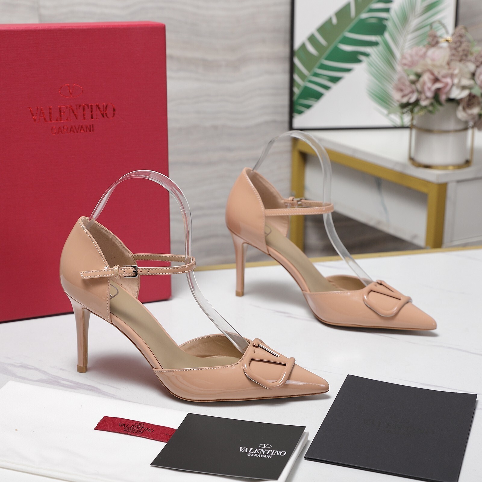 27251-Valentino-850 gallery