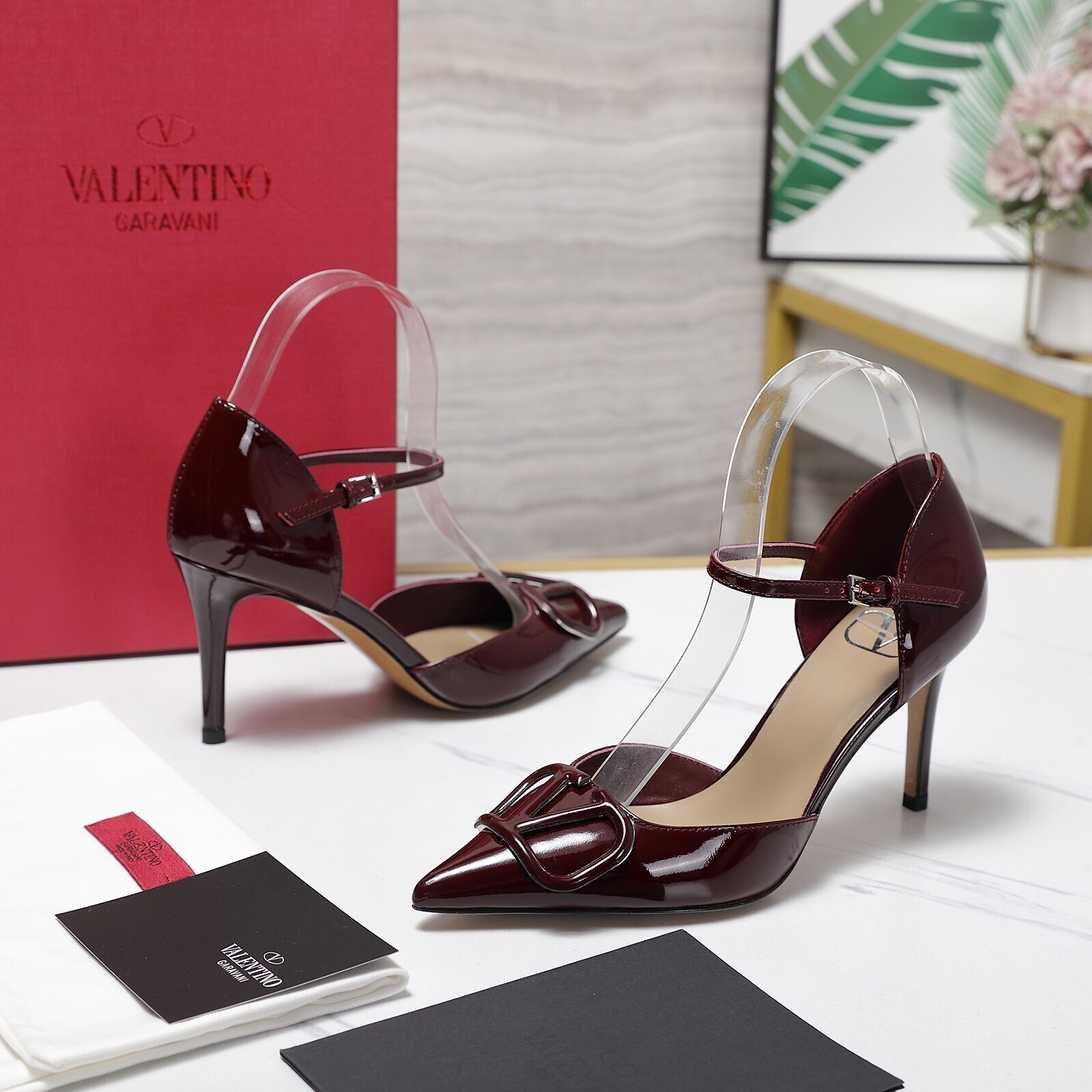 27251-Valentino-850 gallery