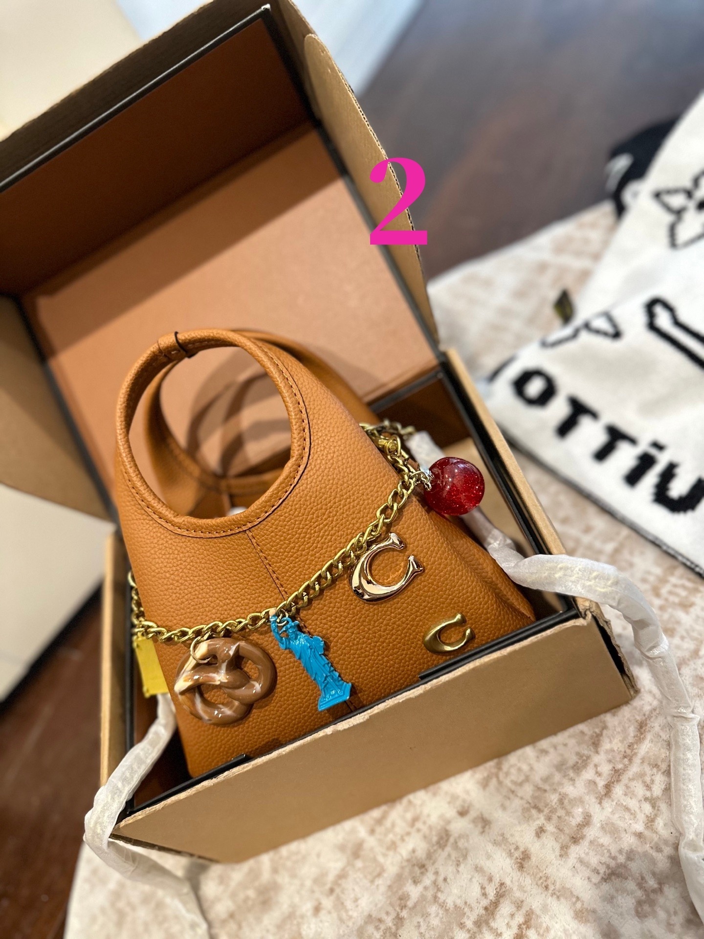 27253-COACH-499 gallery