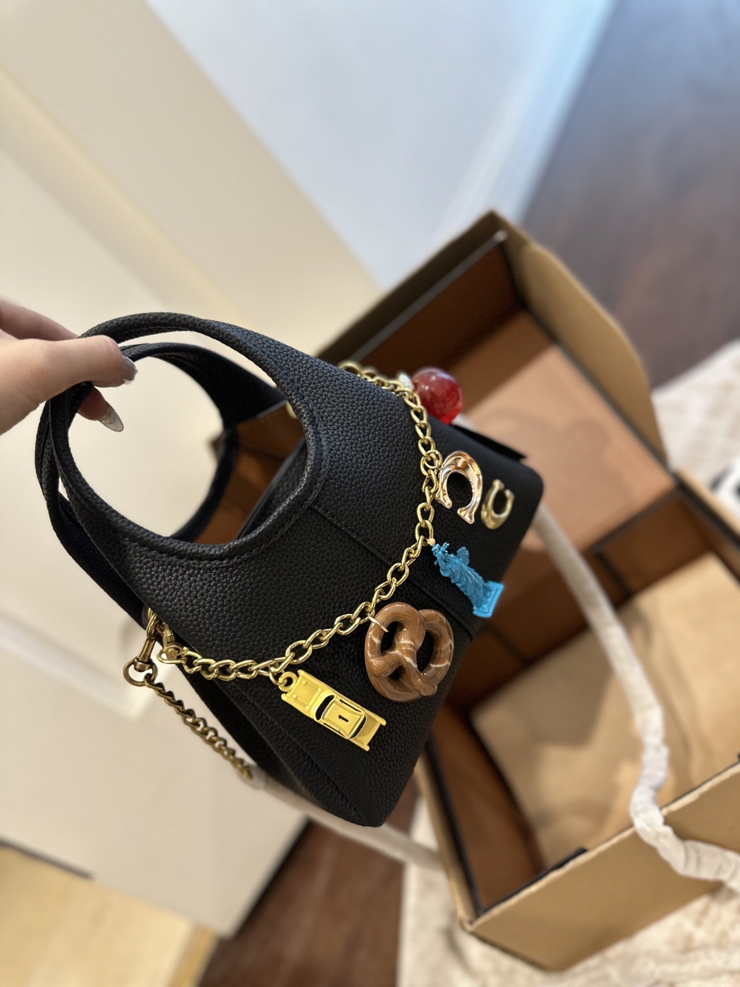 27253-COACH-499 gallery