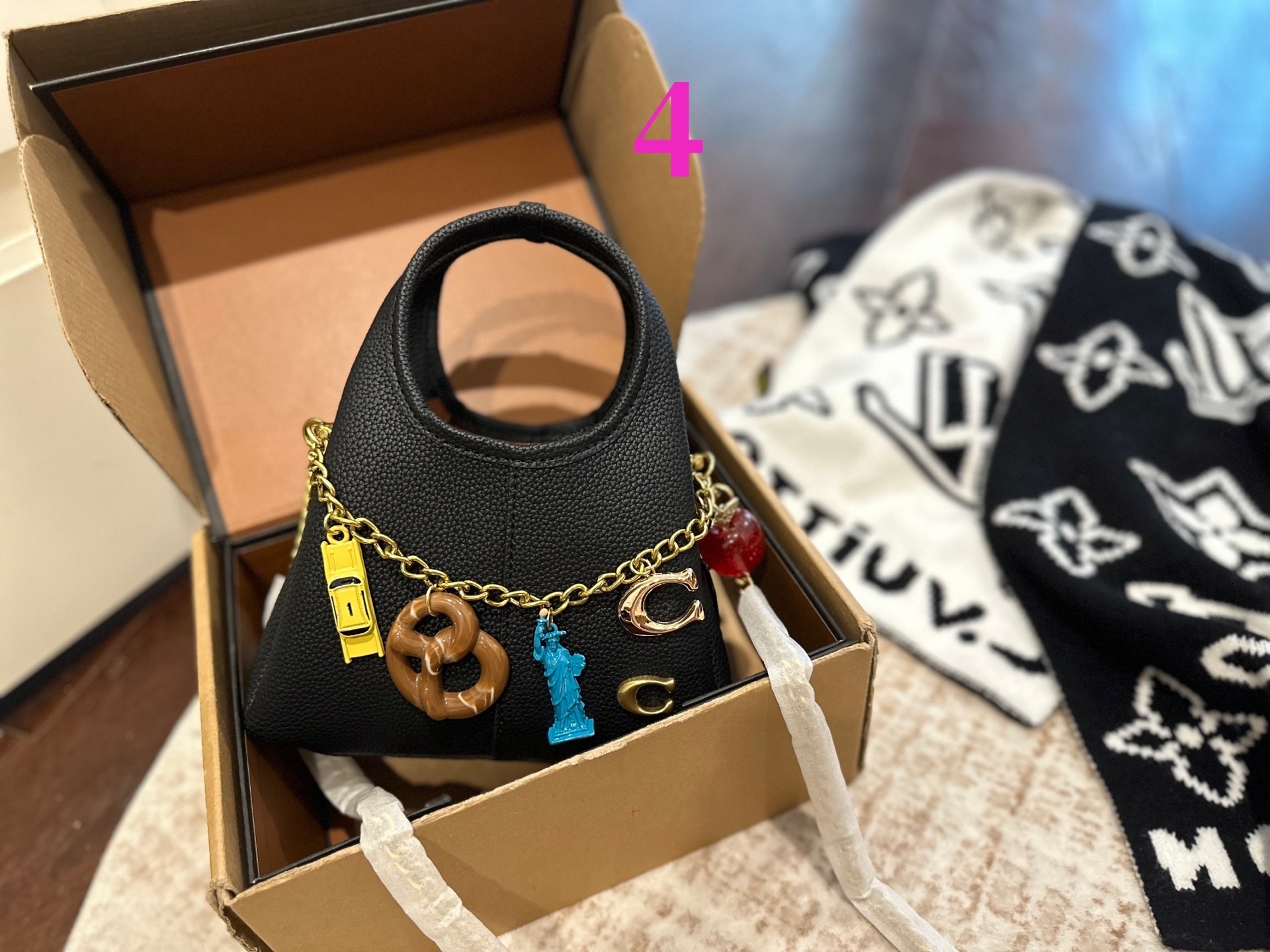 27253-COACH-499 gallery