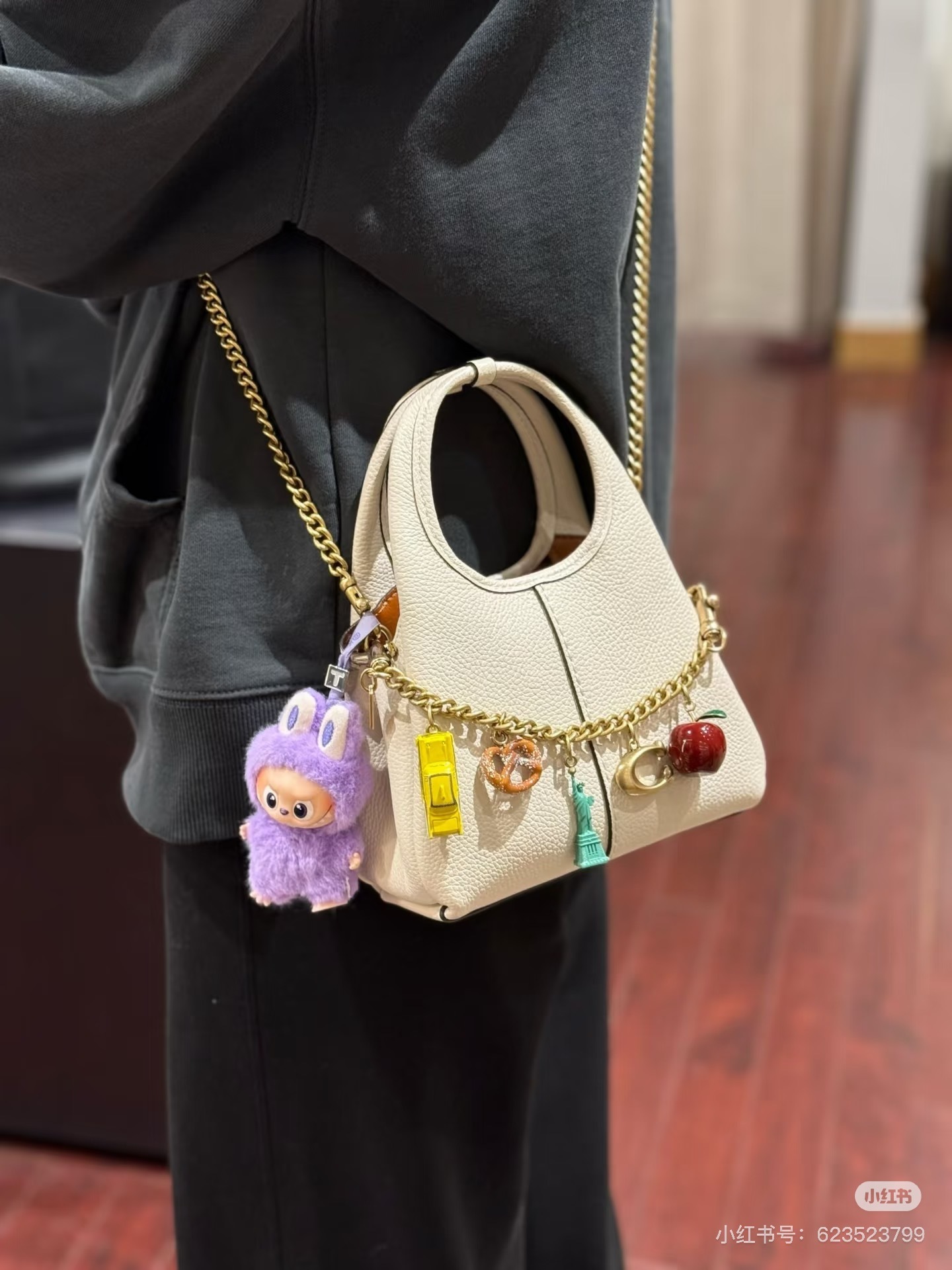 27253-COACH-499 gallery