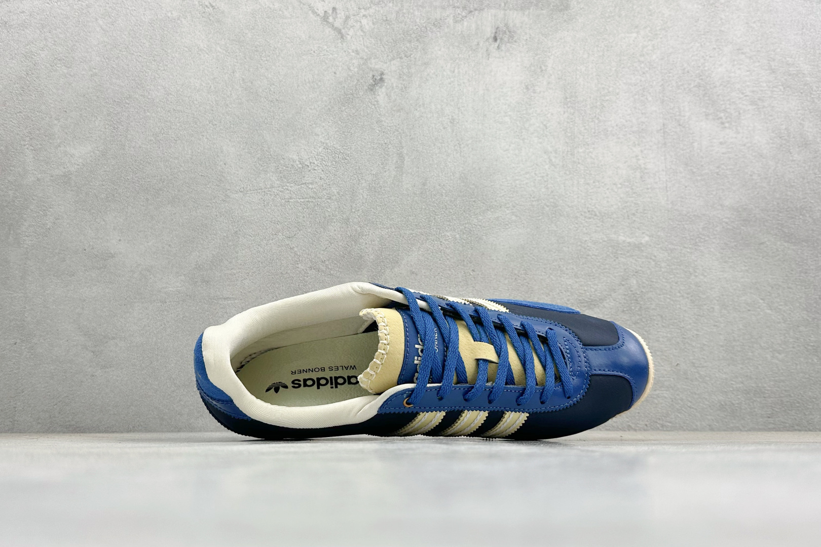 27254-Adidas-488 gallery