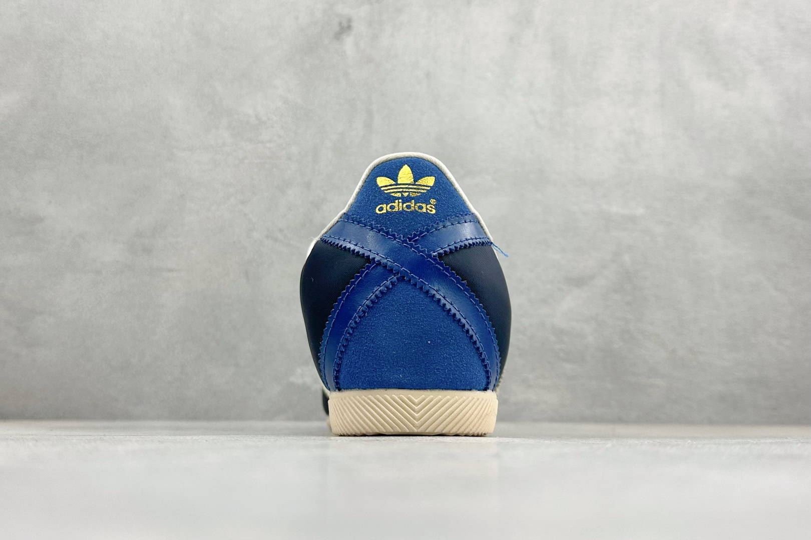 27254-Adidas-488 gallery