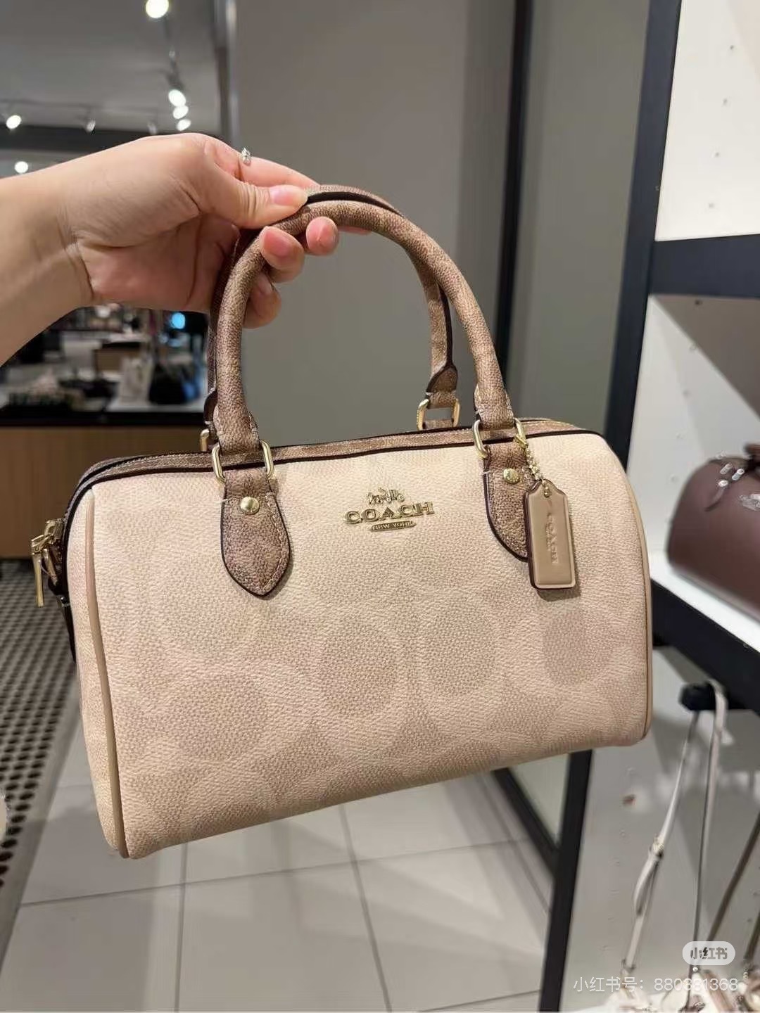 27260-COACH-550 gallery