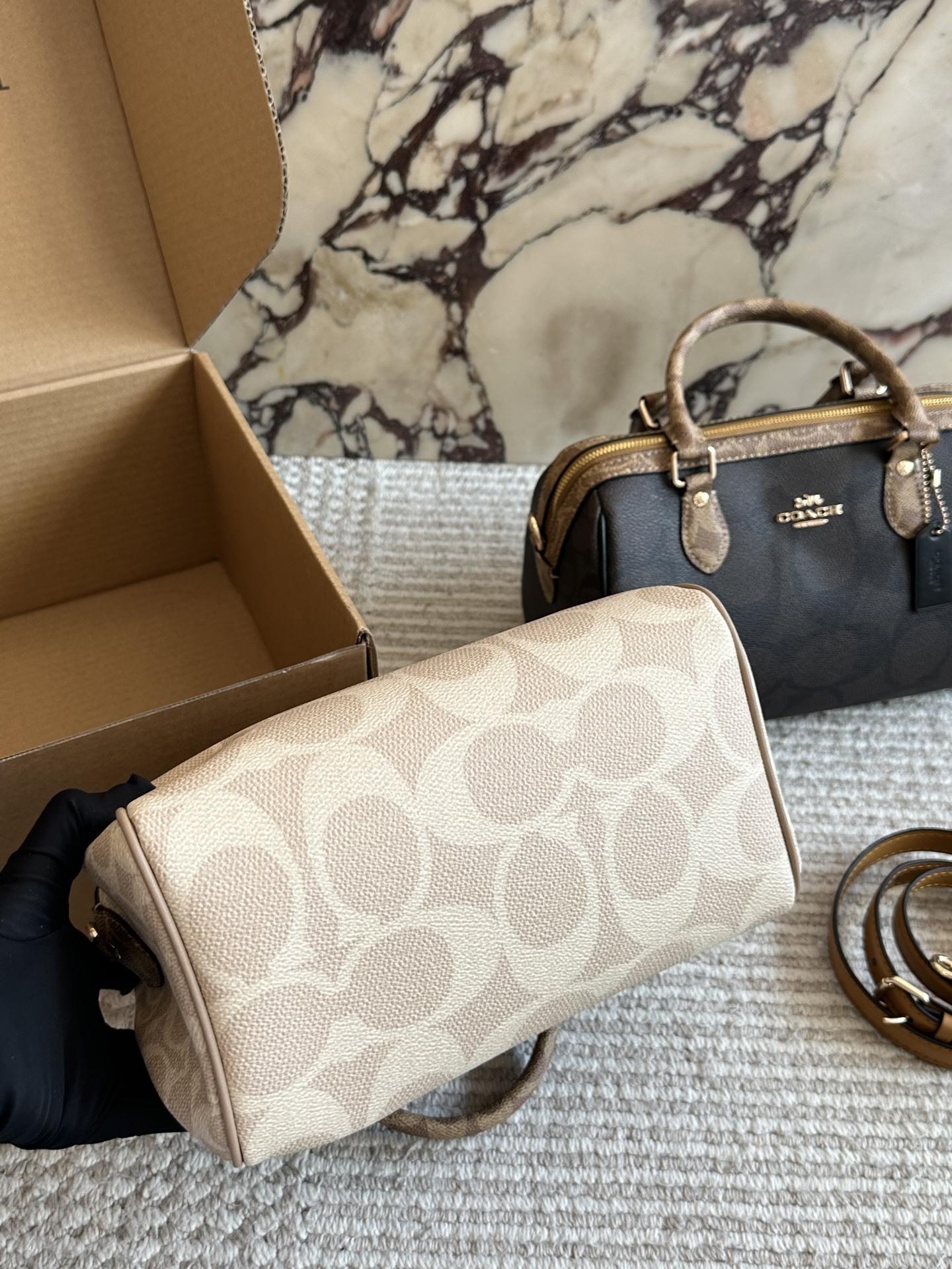 27260-COACH-550 gallery